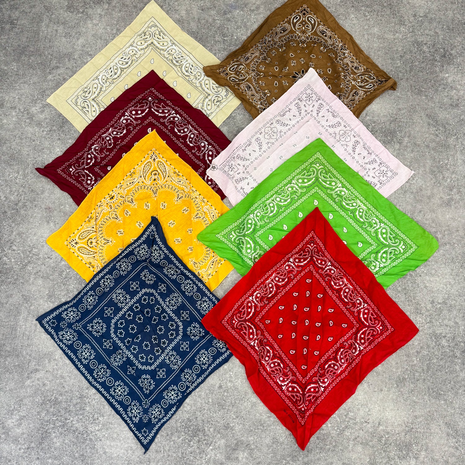 Bandana-bandanas-foulard-couleurs-colore-homme-femme-moderne-vintage-vetement-grossiste-friperie-wholesaler-seconde-main-marque-occasion-textile-piece-80-90-2000-2010-french-pick