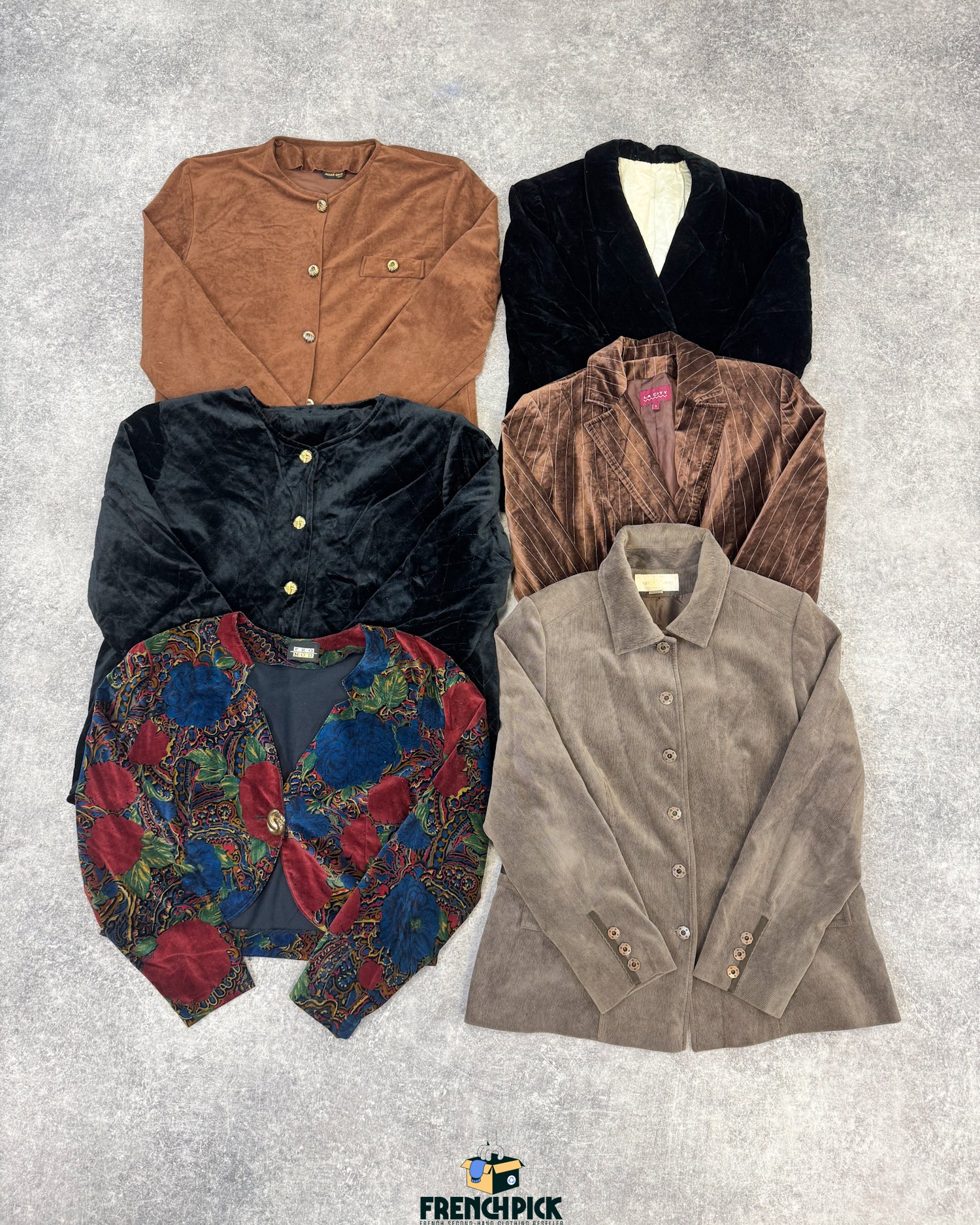 Blazer-velours-femme-marque-moderne-vintage-vetement-grossiste-friperie-wholesaler-seconde-main-occasion-textile-piece-80-90-2000-2010