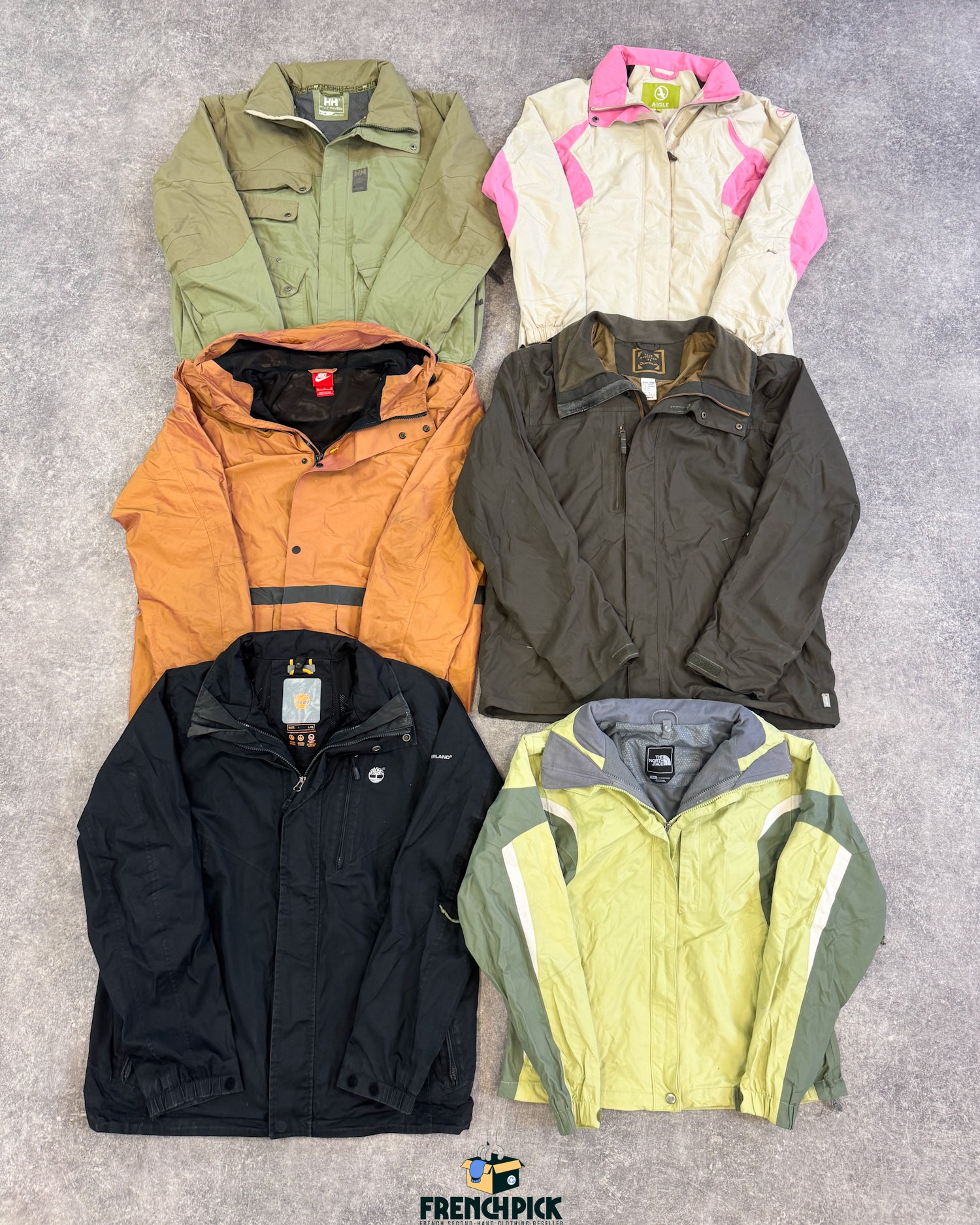 blouson-manteau-technique-sport-montagne-the-north-face-patagonia-nike-adidas-homme-femme-vintage-moderne-vetement-grossiste-friperie-wholesaler-seconde-main-marque-occasion-textile-piece-annees-80-90-2000-2010-french-pick