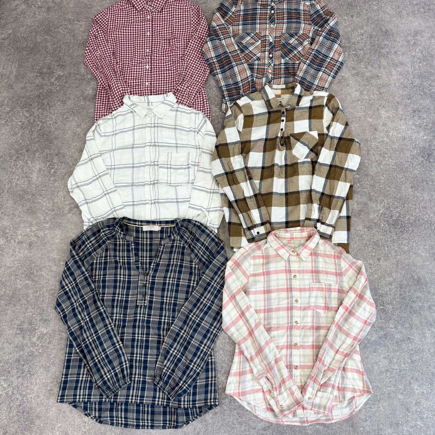 chemise-flanelle-carreaux-chemisier-bucheron-femme-moderne-vetement-grossiste-friperie-wholesaler-seconde-main-marque-occasion-textile-piece-annees-80-90-2000-2010-french-pick