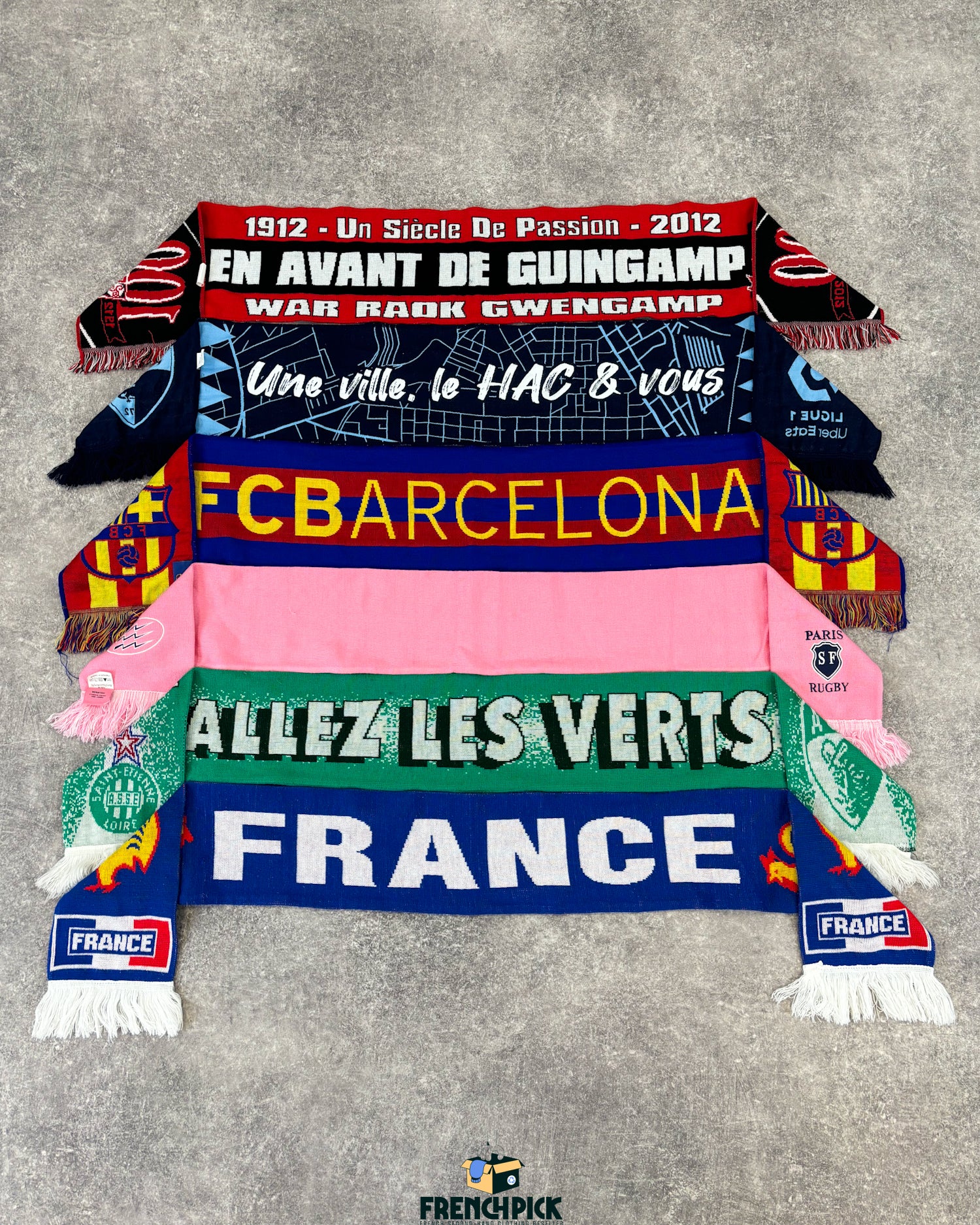 echarpe-supporter-foot-football-sport-friperie-grossiste-vintage-vetement-fripe-wholesale-style-annee-80-90-2000-2010