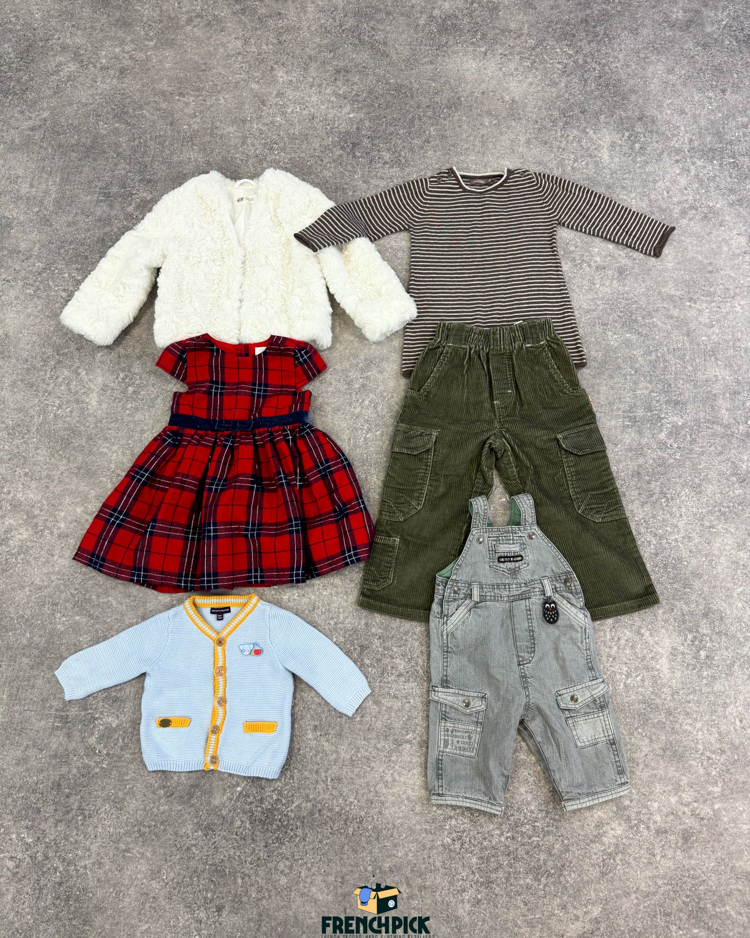 enfant-0-3-ans-pantalon-pull-robe-gilet-manteau-grossiste-vintage-moderne-vetement-friperie-wholesaler-seconde-main-80-90-2000-2010