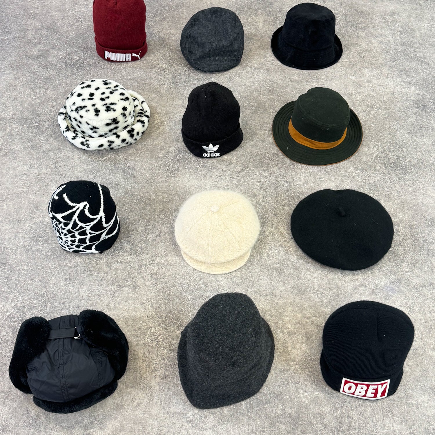 couvre-chef-chapeau-casquette-bonnet-bob-homme-hiver-femme-moderne-vetement-grossiste-friperie-wholesaler-seconde-main-occasion-textile-piece-80-90-2000-2010-french-pick