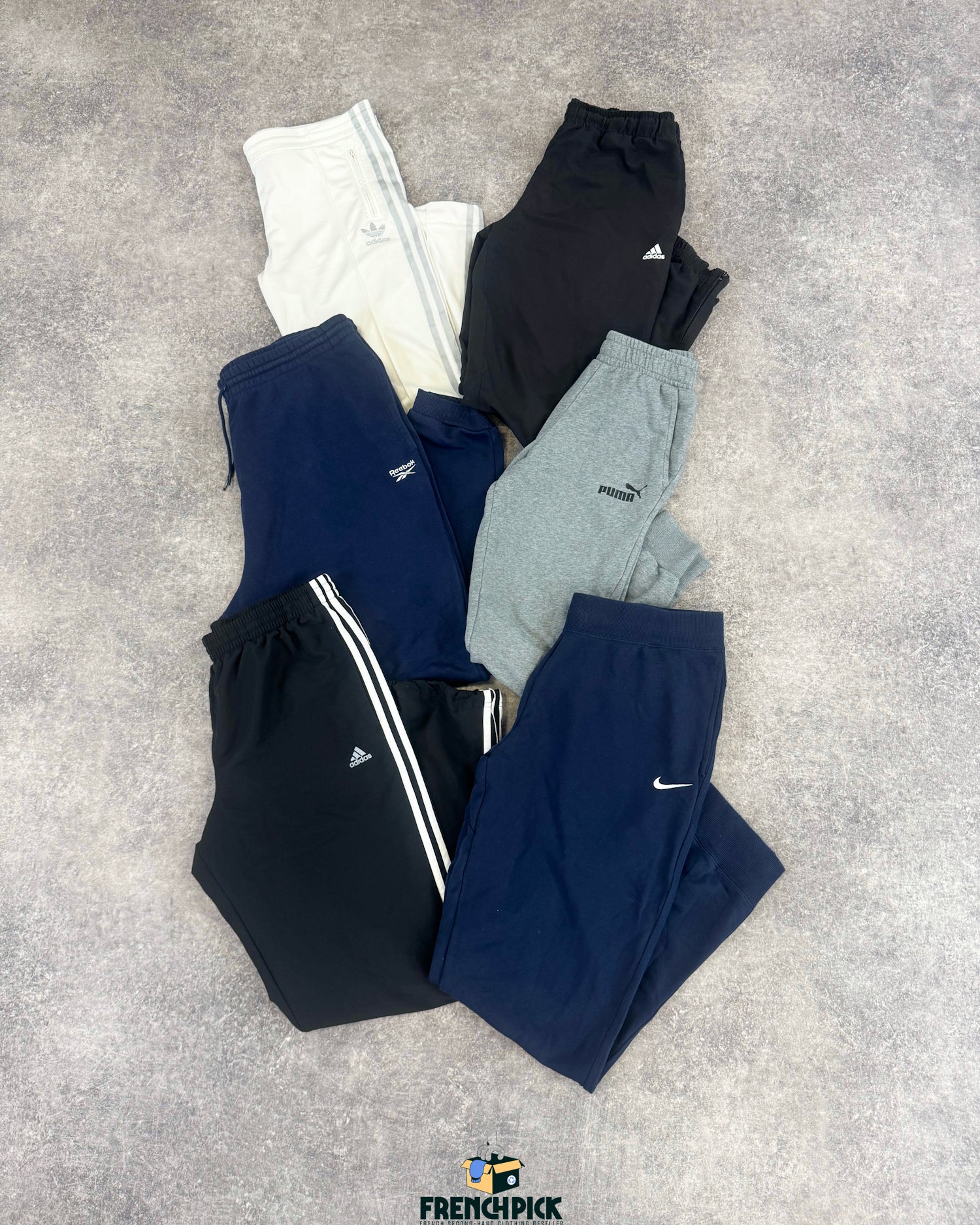 pantalon-jogging-homme-femme-marque-brand-adidas-nike-carhartt-lacoste-ralph-lauren-reebok-puma-moderne-vintage-vetement-grossiste-friperie-wholesaler-seconde-main-marque-occasion-textile-piece-80-90-2000-2010-french-pick