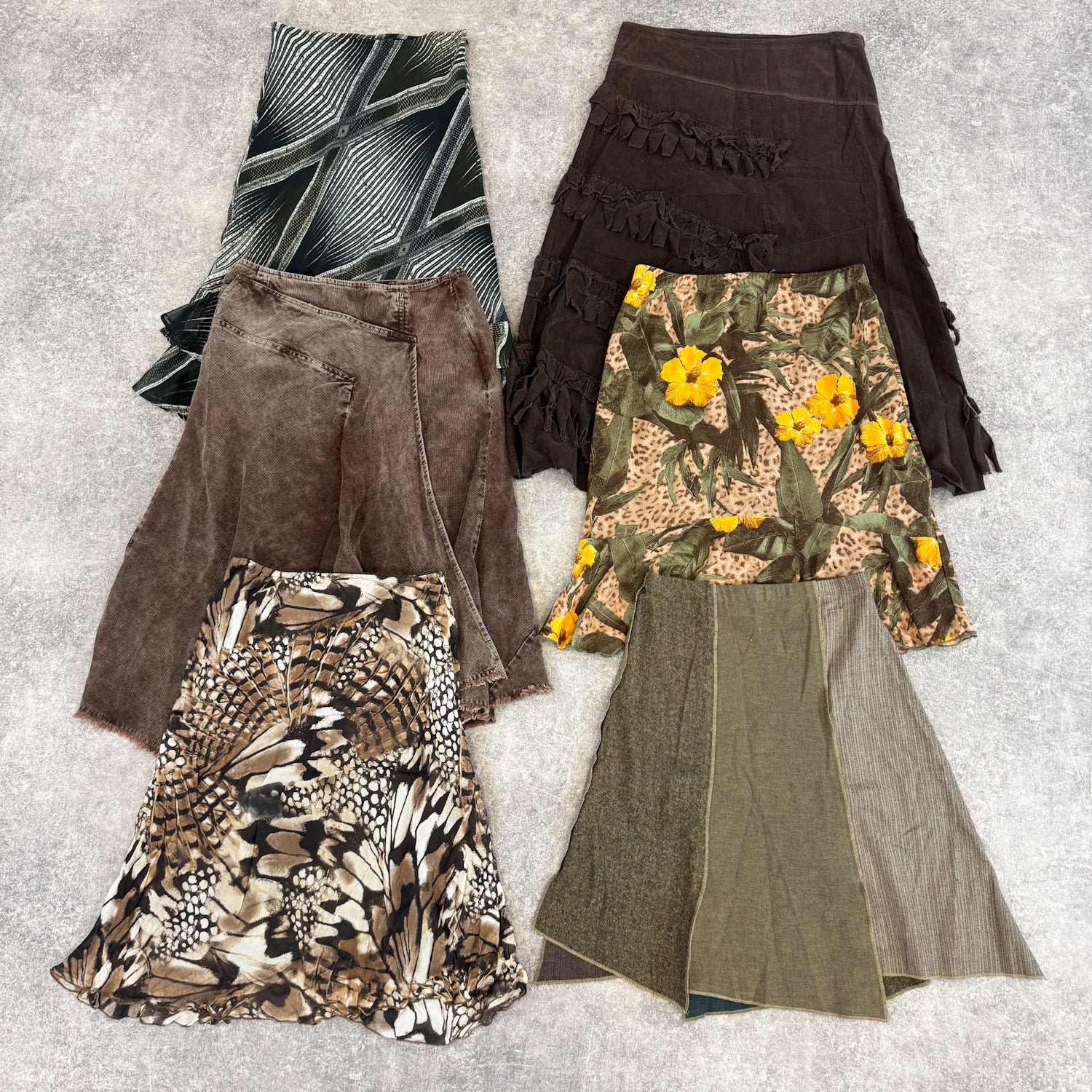 jupe-Y2K-hiver-annees-2000-femme-vintage-vetement-grossiste-friperie-wholesaler-seconde-main-marque-occasion-textile-piece-80-90-2000-2010-french-pick