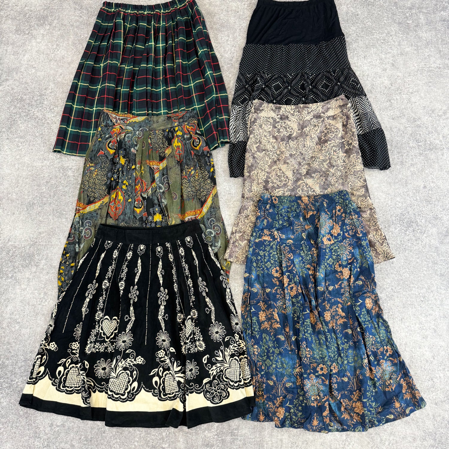 jupe-motifs-laine-longue-hiver-femme-vintage-vetement-grossiste-friperie-wholesaler-seconde-main-occasion-textile-piece-80-90-2000-2010-french-pick
