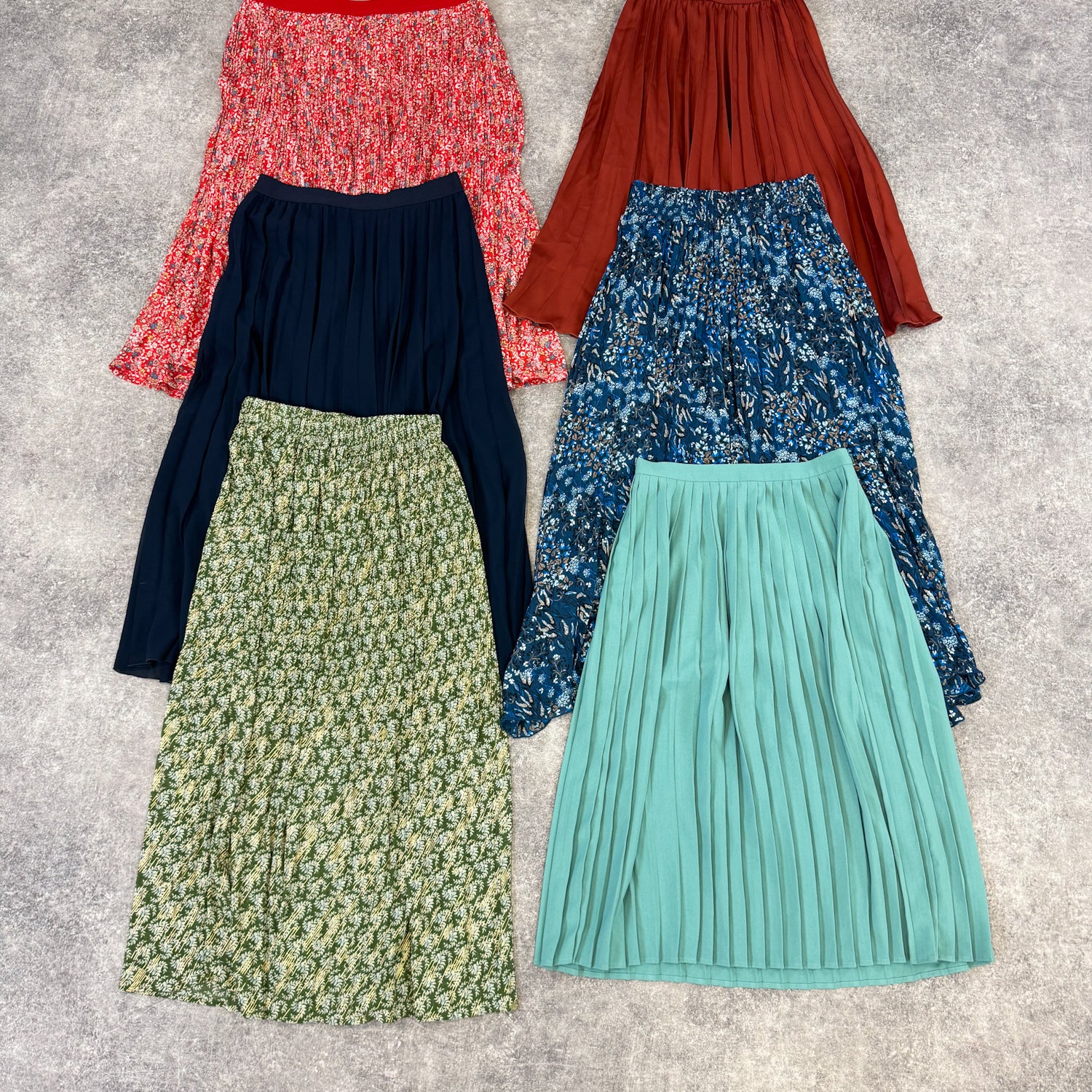 jupe-été-plis-plissee-femme-vintage-moderne-vetement-grossiste-friperie-wholesaler-seconde-main-occasion-textile-piece-80-90-2000-2010-french-pick