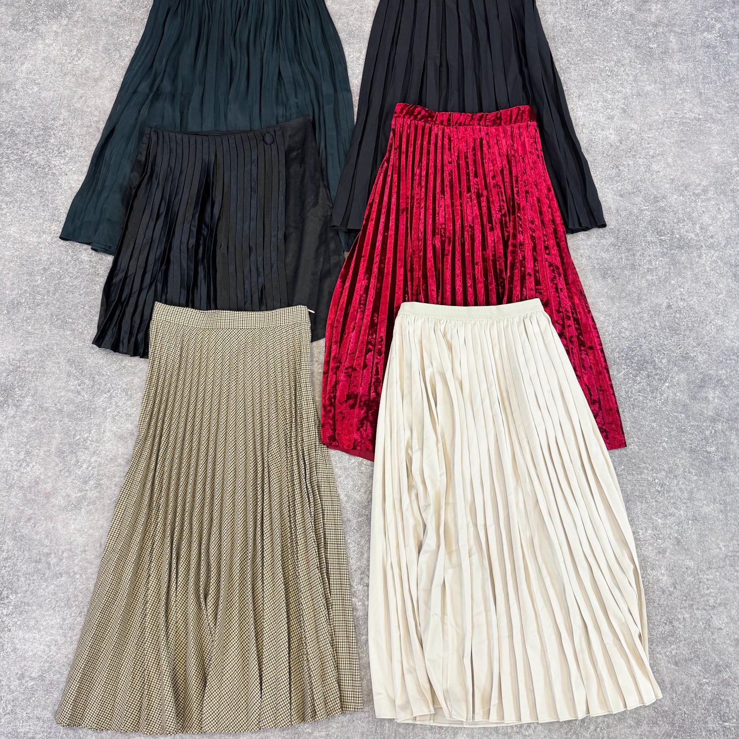 jupe-hiver-plis-plissee-femme-vintage-moderne-vetement-grossiste-friperie-wholesaler-seconde-main-occasion-textile-piece-80-90-2000-2010-french-pick