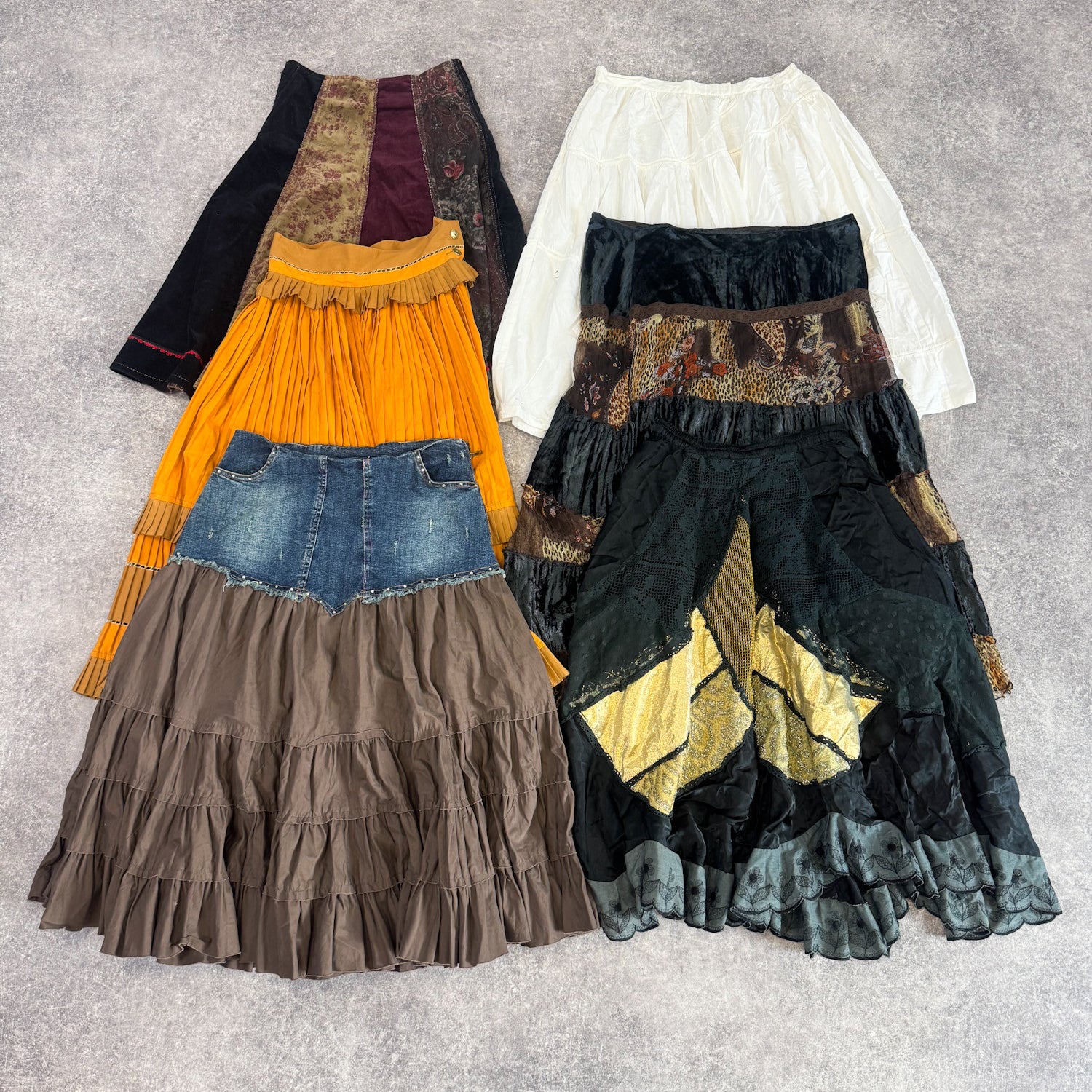 jupe-boheme-ethnique-femme-moderne-vintage-vetement-grossiste-friperie-wholesaler-seconde-main-occasion-textile-piece-80-90-2000-2010