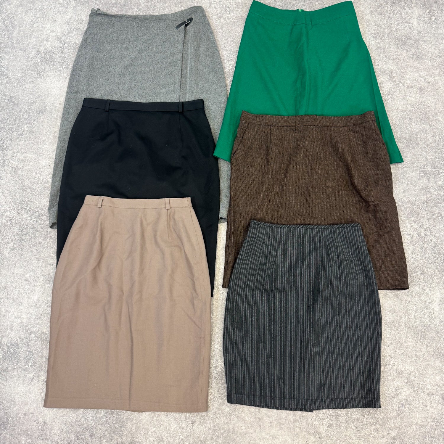 jupe-crayon-hiver-motifs-femme-moderne-vintage-vetement-friperie-wholesaler-seconde-main-occasion-textile-piece-80-90-2000-2010-grossiste