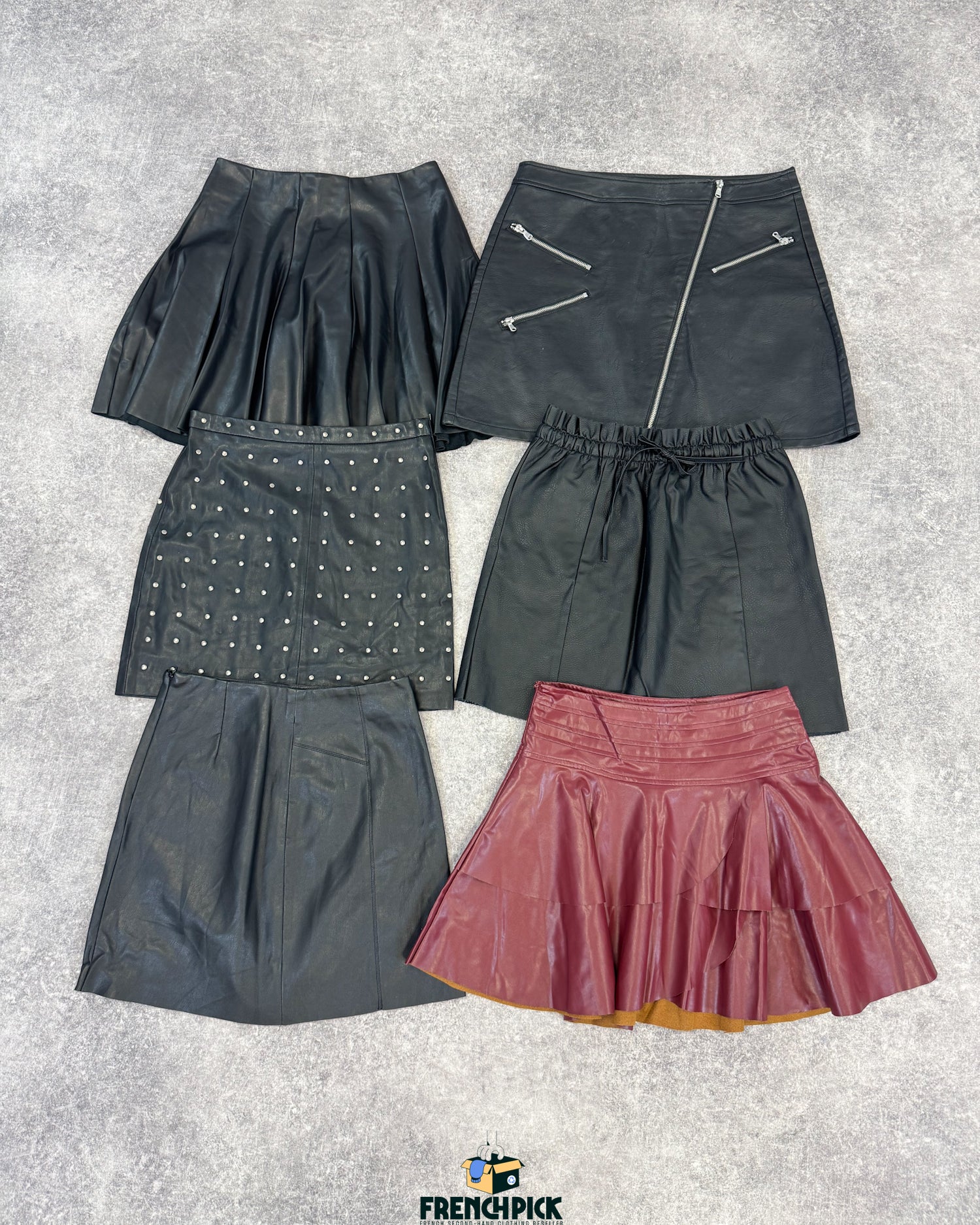 jupe-simili-cuir-femme-moderne-vintage-vetement-grossiste-friperie-wholesaler-seconde-main-occasion-textile-piece-80-90-2000-2010