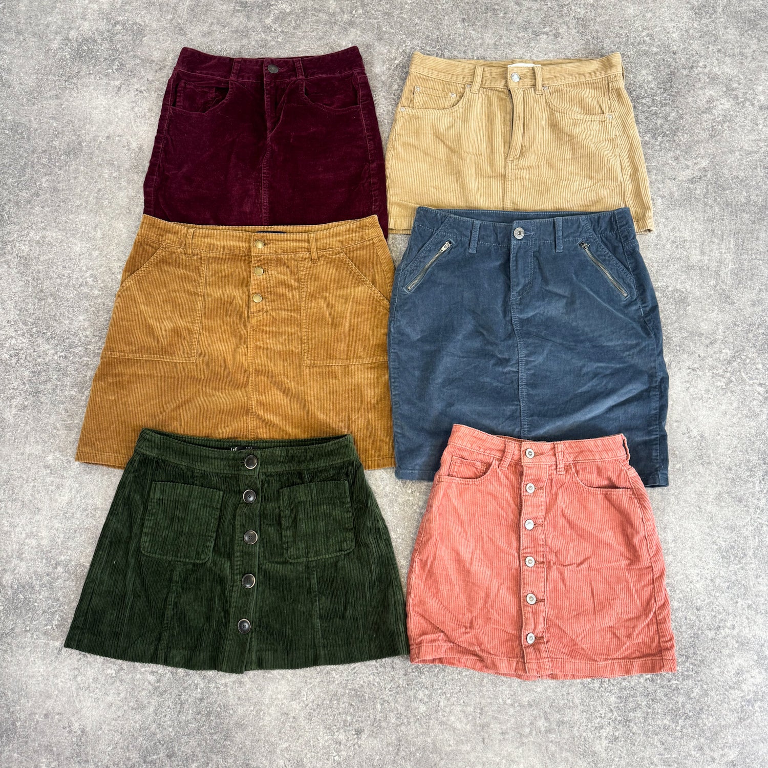 jupe-velour-hiver-motifs-uni-femme-moderne-vintage-vetement-grossiste-friperie-wholesaler-seconde-main-occasion-textile-piece-80-90-2000-2010