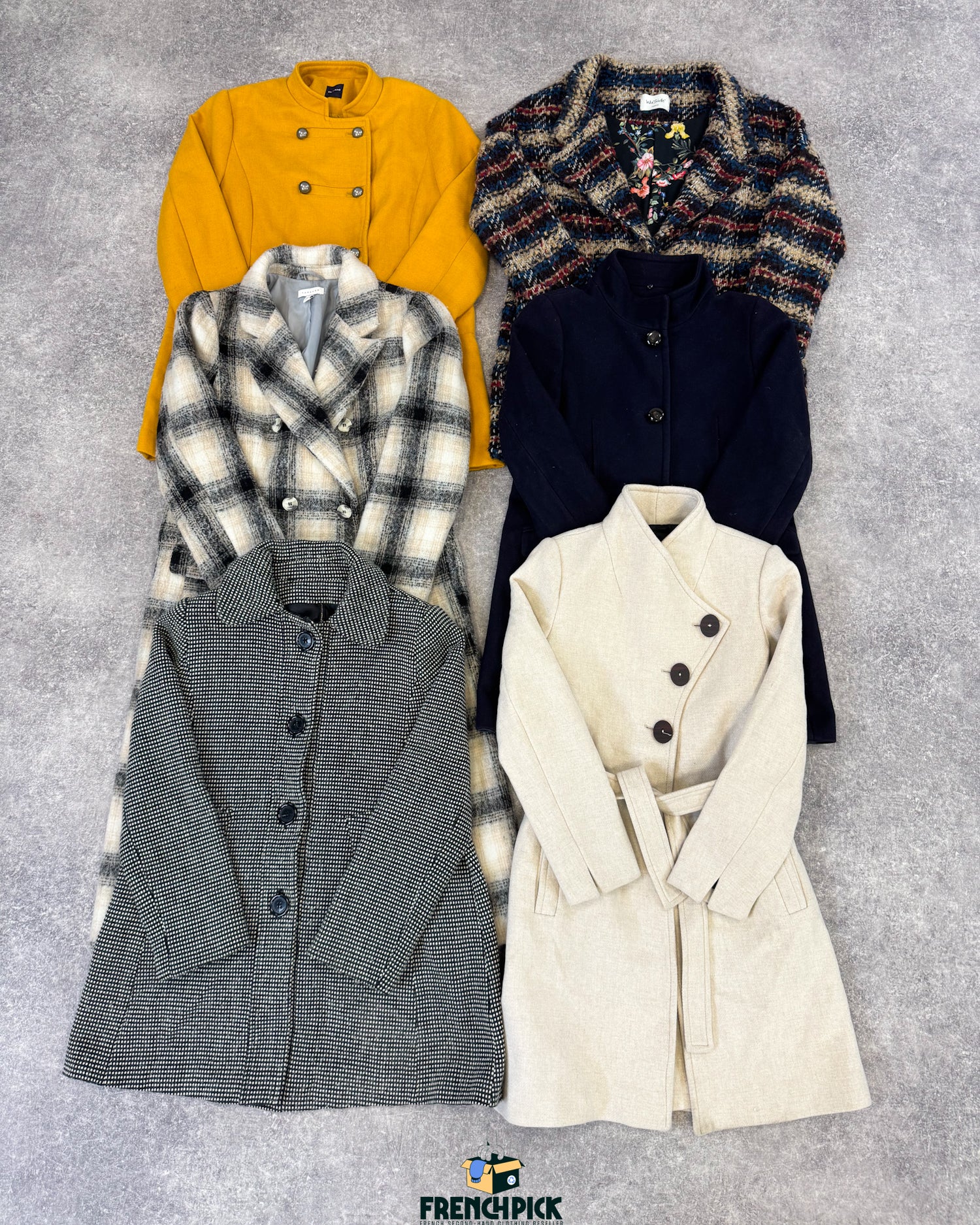 manteau-laine-femme-moderne-vintage-moderne-vetement-grossiste-friperie-wholesaler-seconde-main-marque-occasion-textile-piece-annees-80-90-2000-2010-french-pick