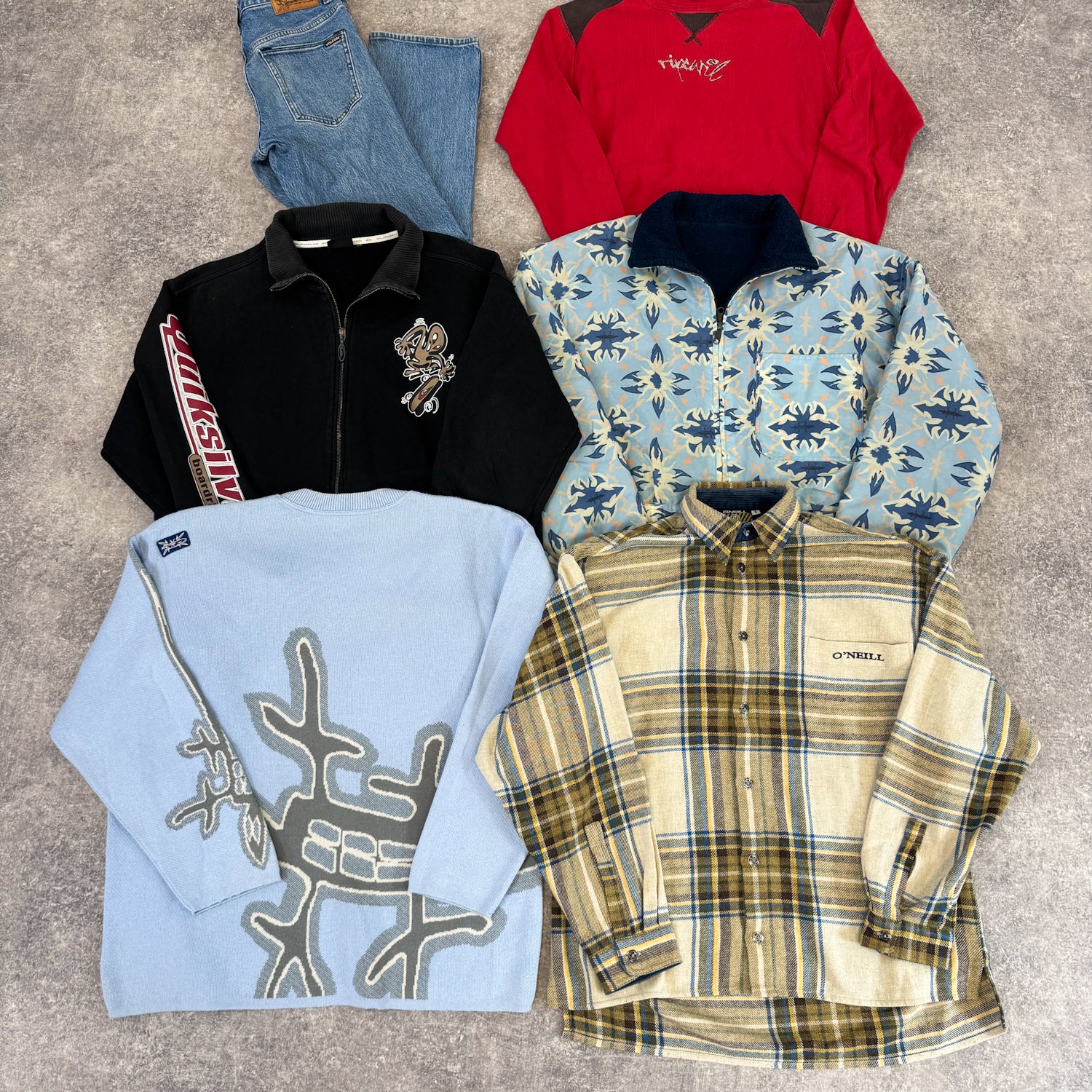 mix-snow-skate-pull-pantalon-sweat-manteau-polaire-chemise-skateur-surfeur-Quicksilver-Billabong-Oxbow-Vans-Huf-Rip-Curl-Element-homme-moderne-vintage-vetement-grossiste-friperie-wholesaler-seconde-main-marque-occasion-textile-piece-80-90-2000-2010-french-pick