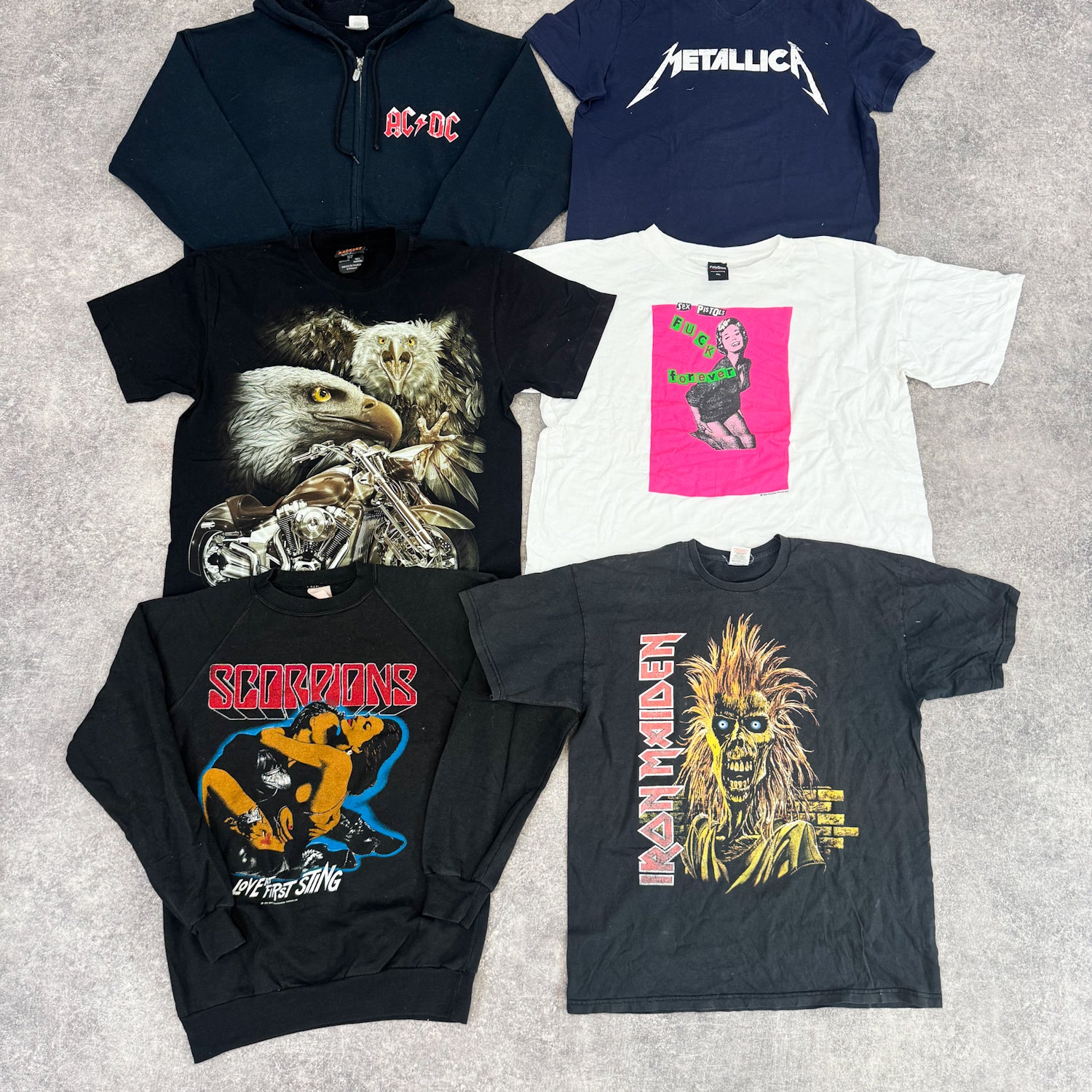 mix-rock-band-t-shirt-sweat-musique-metallica-iron-maiden-grossiste-vintage-moderne-vetement-friperie-wholesaler-seconde-main-80-90-2000-2010-french-pick