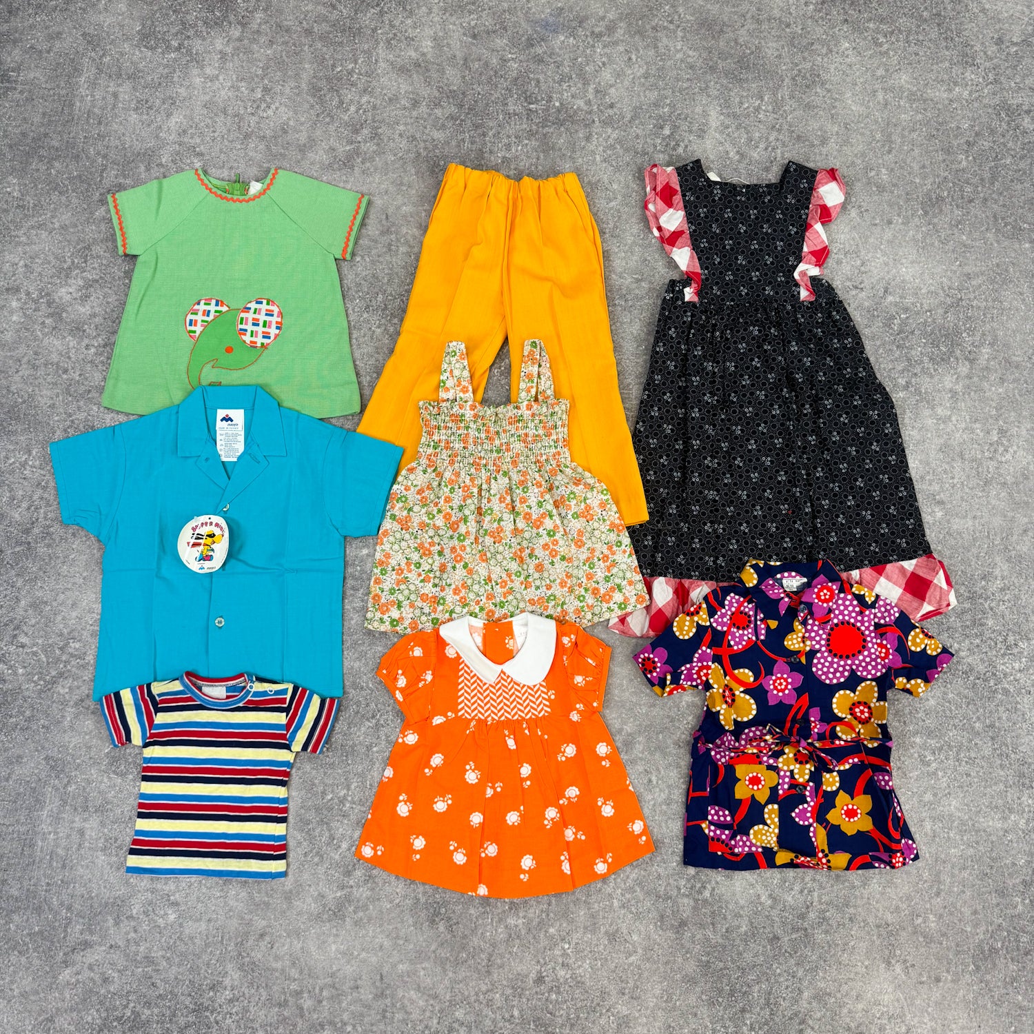 enfant-0-3-ans-ete-pantalon-tee-shirt-robe-shorts-combinaison-jupes-polo-grossiste-vintage-moderne-vetement-friperie-wholesaler-seconde-main-80-90-2000-2010-french-pick