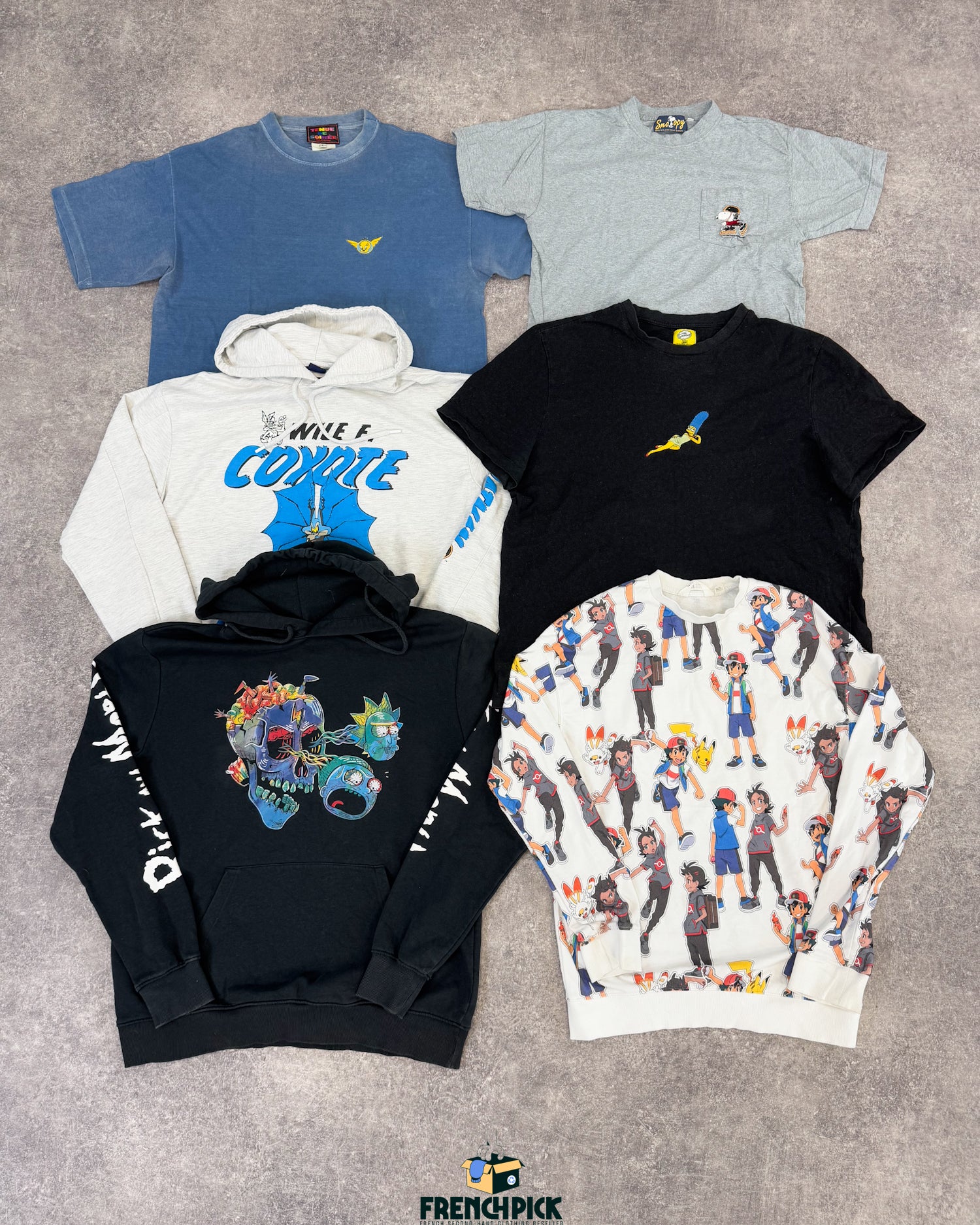 Mix-pop-culture-t-shirt-sweat-dessin-anime-manga-serie-film-musique-groupe-jeu-video-homme-femme-moderne-vintage-vetement-grossiste-friperie-wholesaler-seconde-main-marque-occasion-textile-piece-80-90-2000-2010-french-pick