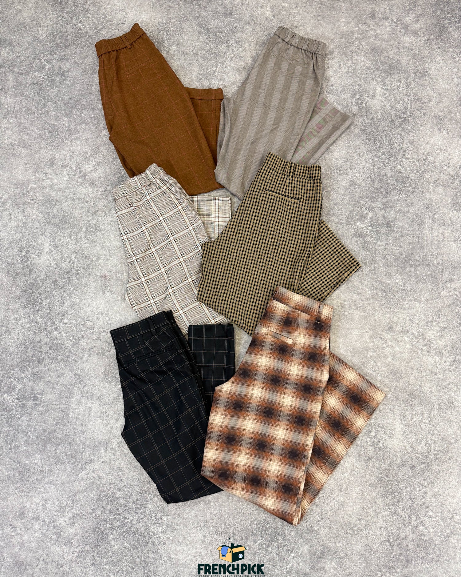 Pantalon-carreaux-femme-moderne-vetement-grossiste-friperie-wholesaler-seconde-main-marque-occasion-textile-piece-annees-80-90-2000-2010-french-pick