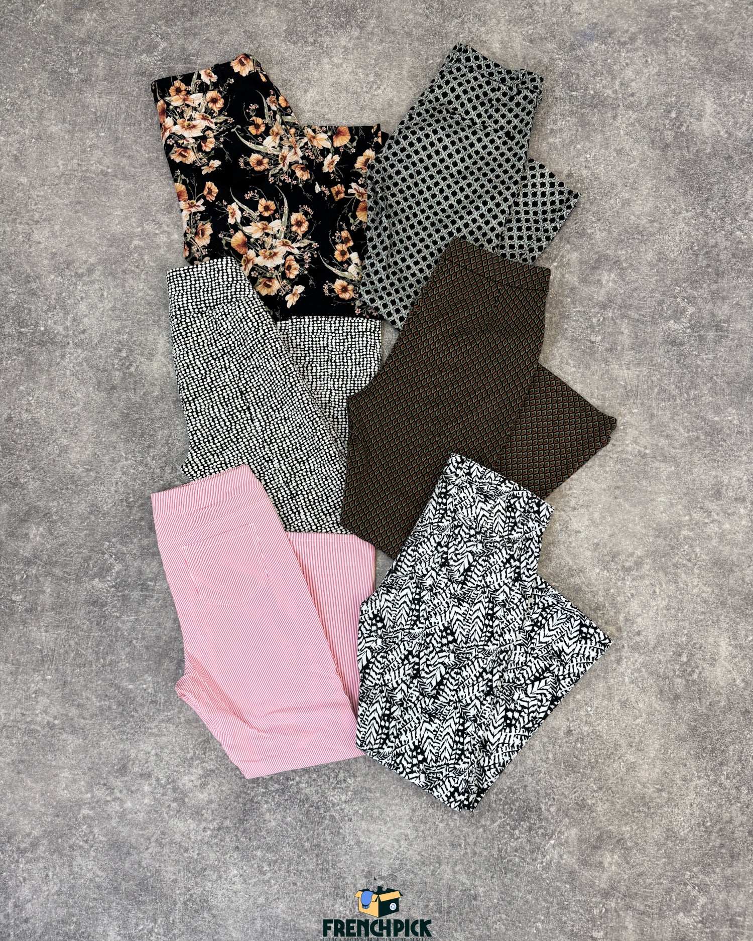 Pantalon-a-motifs-fleur-abstrait-geometrie-imprimes-femme-moderne-vetement-grossiste-friperie-wholesaler-seconde-main-marque-occasion-textile-piece-annees-80-90-2000-2010-french-pick