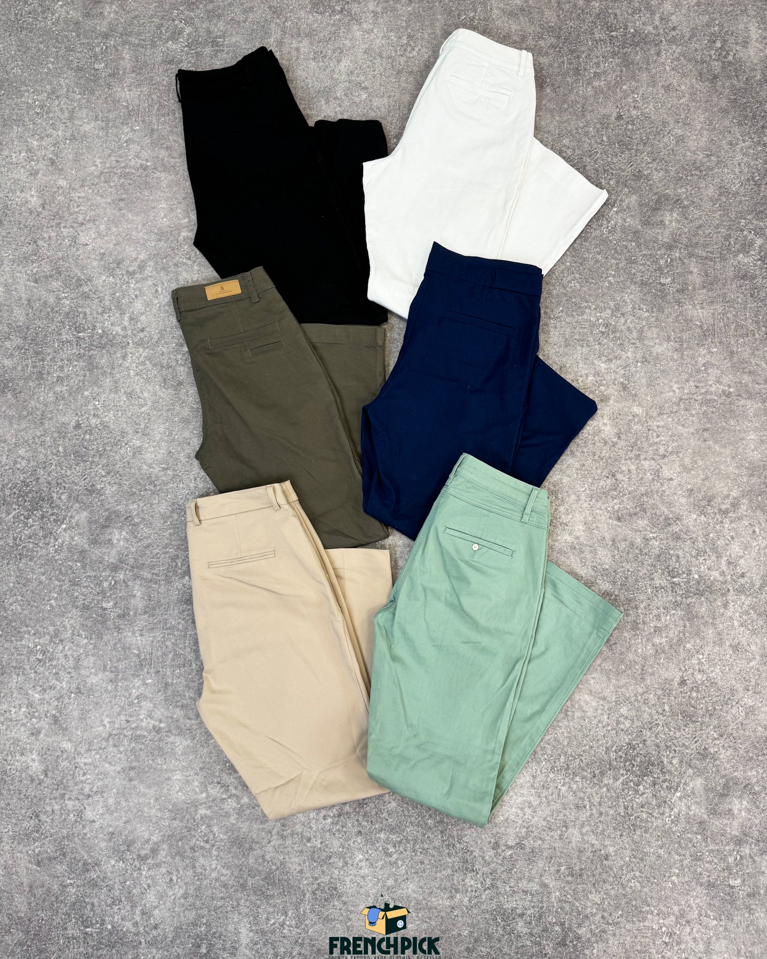 Pantalon-chino-femme-moderne-vetement-grossiste-friperie-wholesaler-seconde-main-marque-occasion-textile-piece-annees-80-90-2000-2010-french-pick