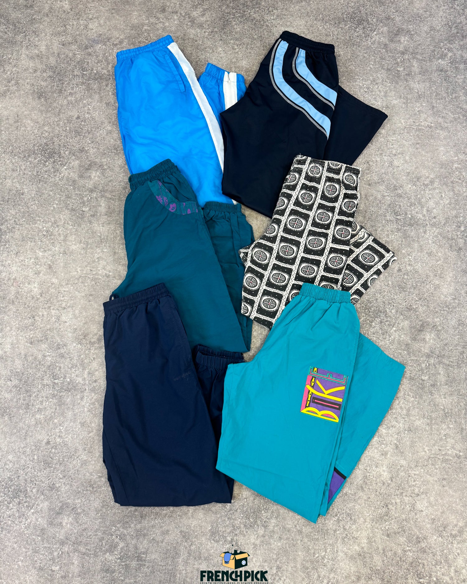 pantalon-jogging-homme-femme-vintage-vetement-grossiste-friperie-wholesaler-seconde-main-marque-occasion-textile-piece-80-90-2000-2010-french-pick