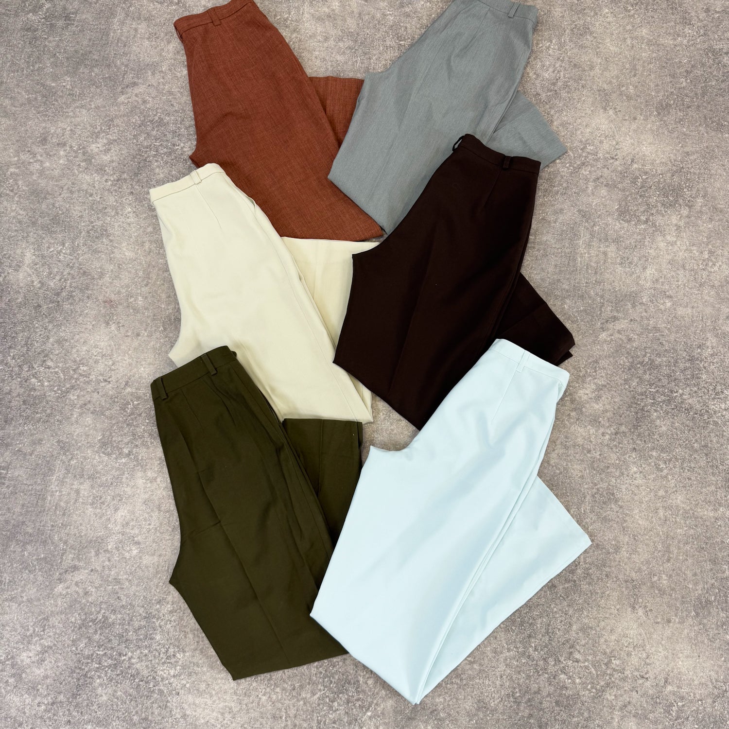 Pantalon-tailleur-femme-vintage-vetement-grossiste-friperie-wholesaler-seconde-main-marque-occasion-textile-piece-annees-80-90-2000-2010-french-pick