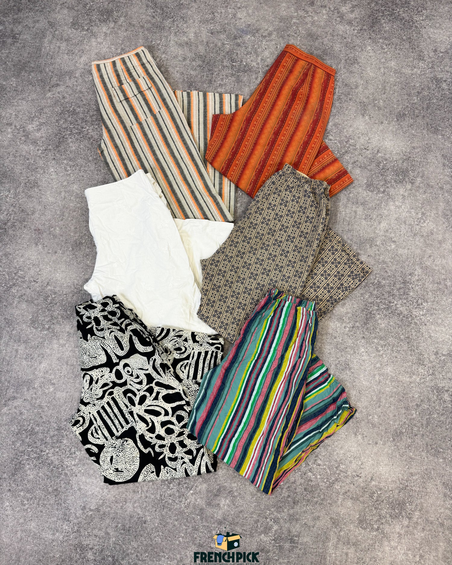 pantalon-fluide-retour-de-plage-leger-ample-vintage-moderne-vetement-grossiste-friperie-wholesaler-seconde-main-marque-occasion-textile-piece-annees-80-90-2000-2010-french-pick