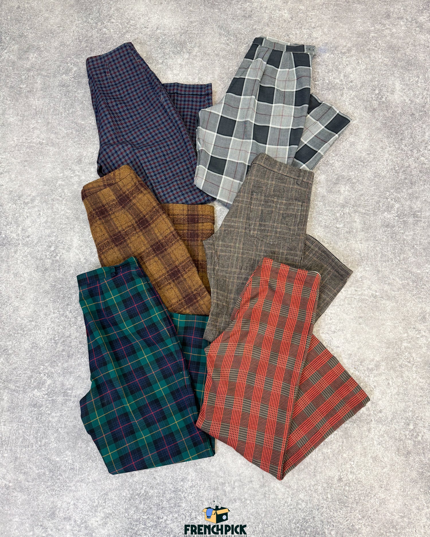 Pantalon-tartan-carreaux-femme-vintage-vetement-grossiste-friperie-wholesaler-seconde-main-marque-occasion-textile-piece-annees-80-90-2000-2010-french-pick