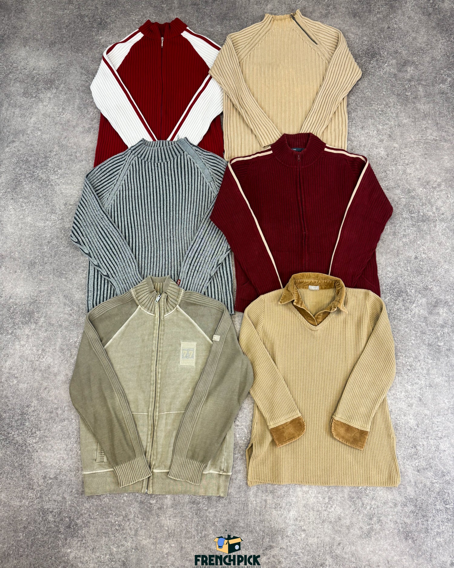 pull-Y2K-laine-annees-2000-homme-vintage-vetement-grossiste-friperie-wholesaler-seconde-main-marque-occasion-textile-piece-80-90-2000-2010-french-pick