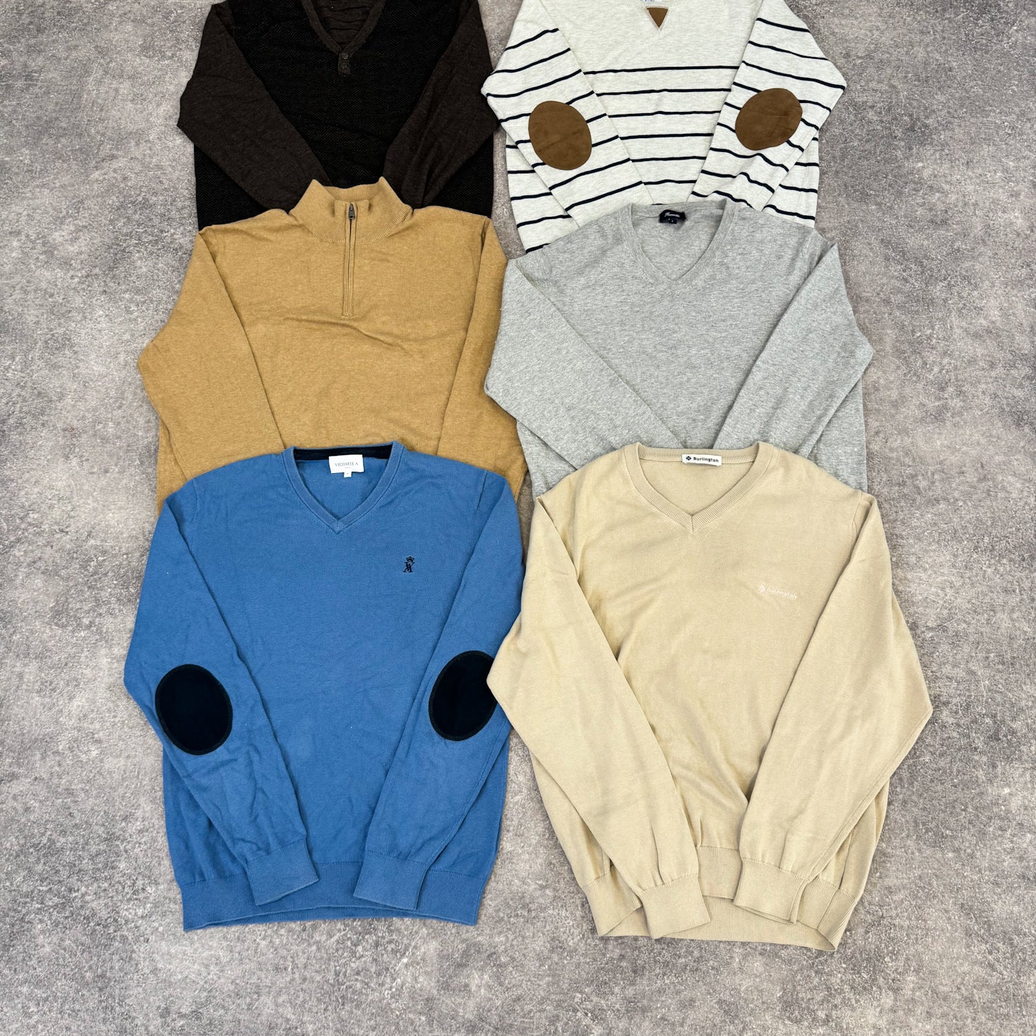 pull-leger-laine-homme-moderne-vintage-vetement-grossiste-friperie-wholesaler-seconde-main-marque-occasion-textile-piece-80-90-2000-2010-french-pick
