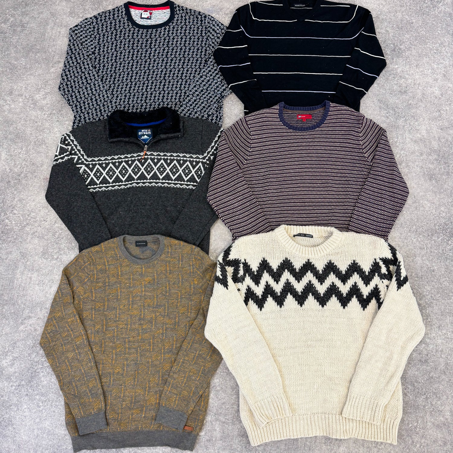 pull-motifs-laine-homme-moderne-vintage-vetement-grossiste-friperie-wholesaler-seconde-main-marque-occasion-textile-piece-80-90-2000-2010-french-pick