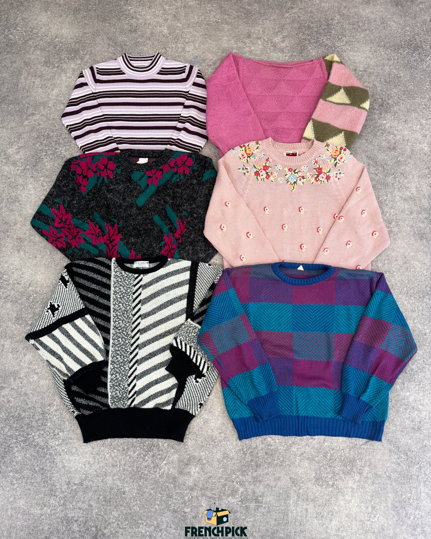 pull-motifs-laine-femme-moderne-vintage-vetement-grossiste-friperie-wholesaler-seconde-main-marque-occasion-textile-piece-80-90-2000-2010-french-pick