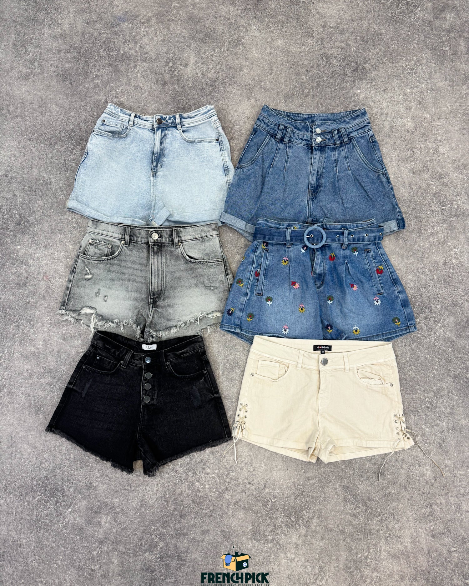 short-en-jean-femme-marque-moderne-vintage-vetement-grossiste-friperie-wholesaler-seconde-main-occasion-textile-piece-80-90-2000-2010