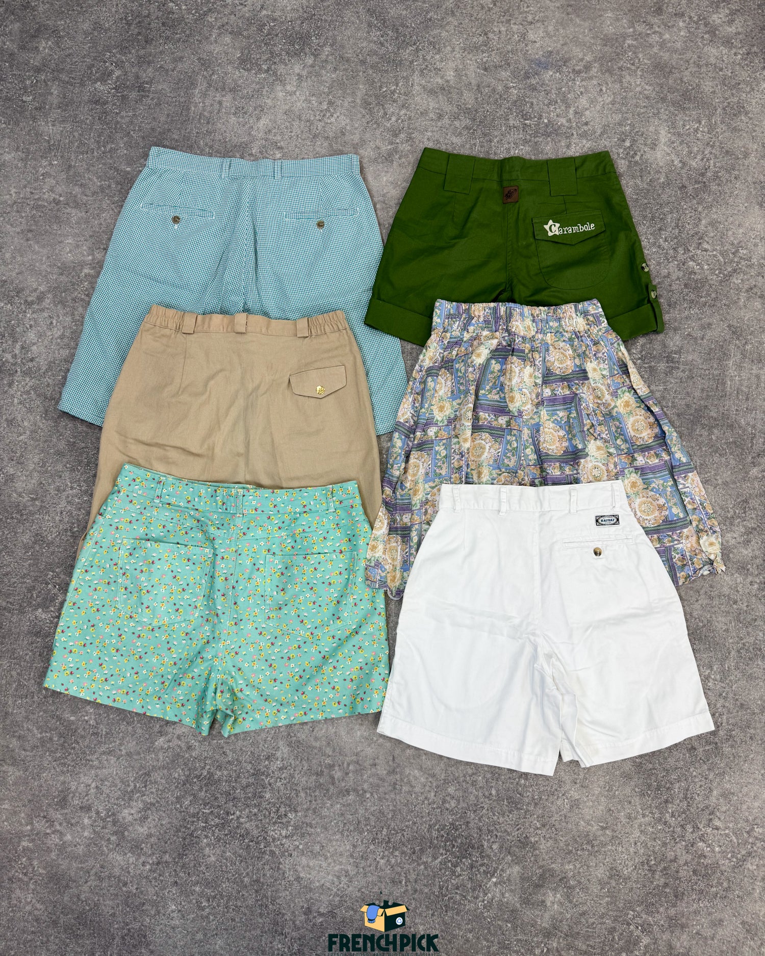 Short-leger-eté-femme-marque-moderne-vintage-vetement-grossiste-friperie-wholesaler-seconde-main-occasion-textile-piece-80-90-2000-2010