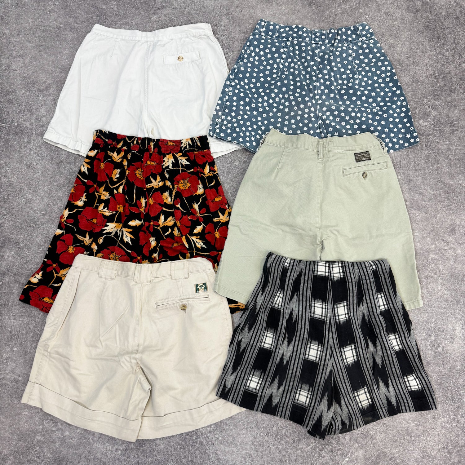 Short-leger-eté-femme-marque-moderne-vintage-vetement-grossiste-friperie-wholesaler-seconde-main-occasion-textile-piece-80-90-2000-2010