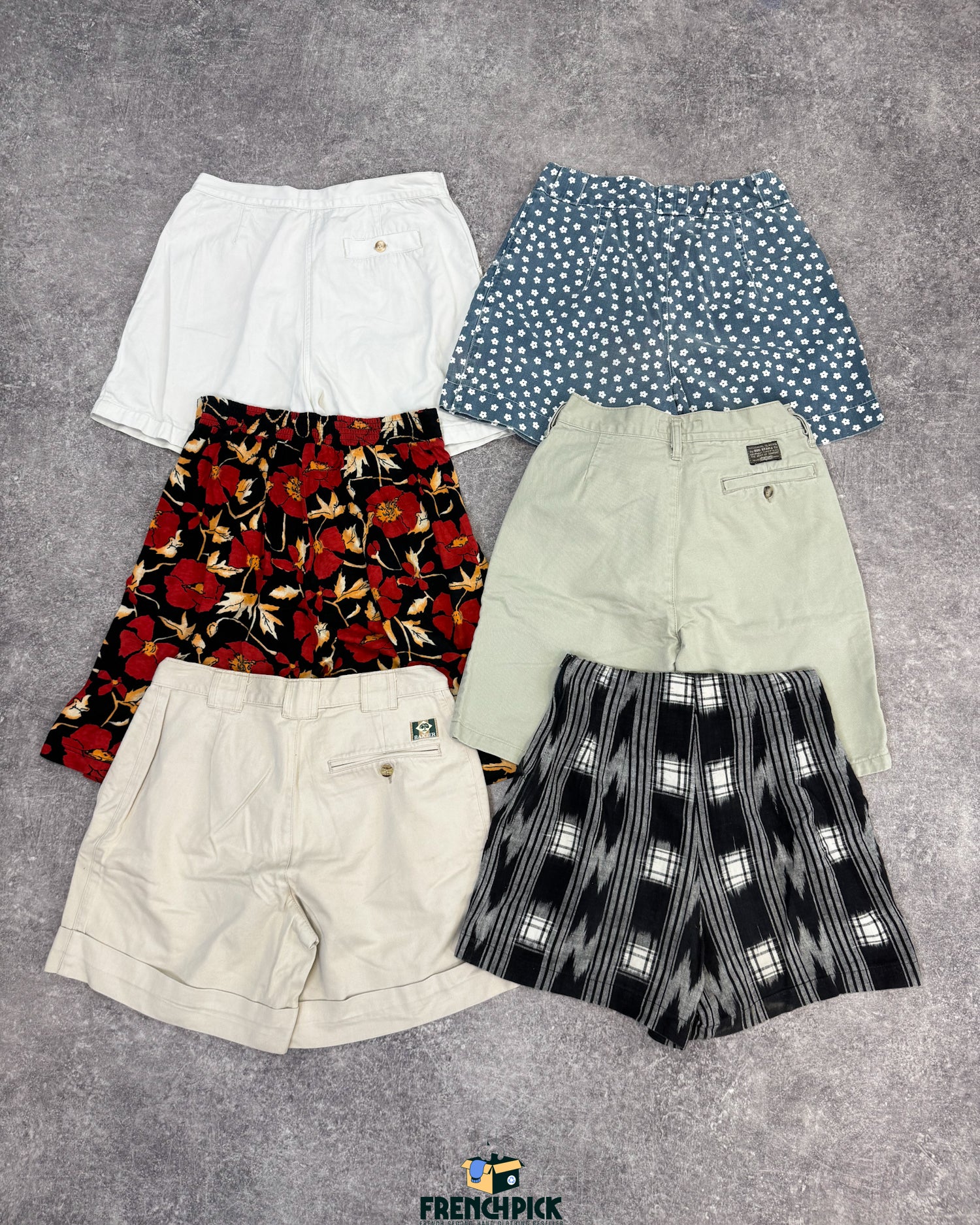 Short-leger-eté-femme-marque-moderne-vintage-vetement-grossiste-friperie-wholesaler-seconde-main-occasion-textile-piece-80-90-2000-2010