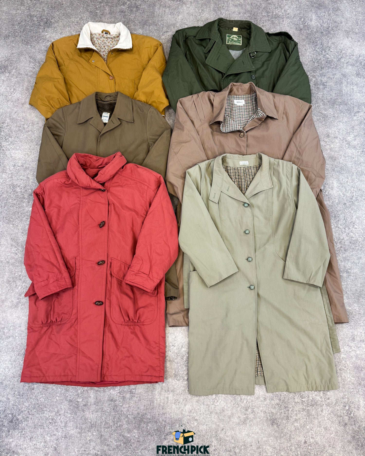 trench-double-doublure-manteau-homme-femme-vintage-moderne-vetement-grossiste-friperie-wholesaler-seconde-main-marque-occasion-textile-piece-annees-80-90-2000-2010-french-pick