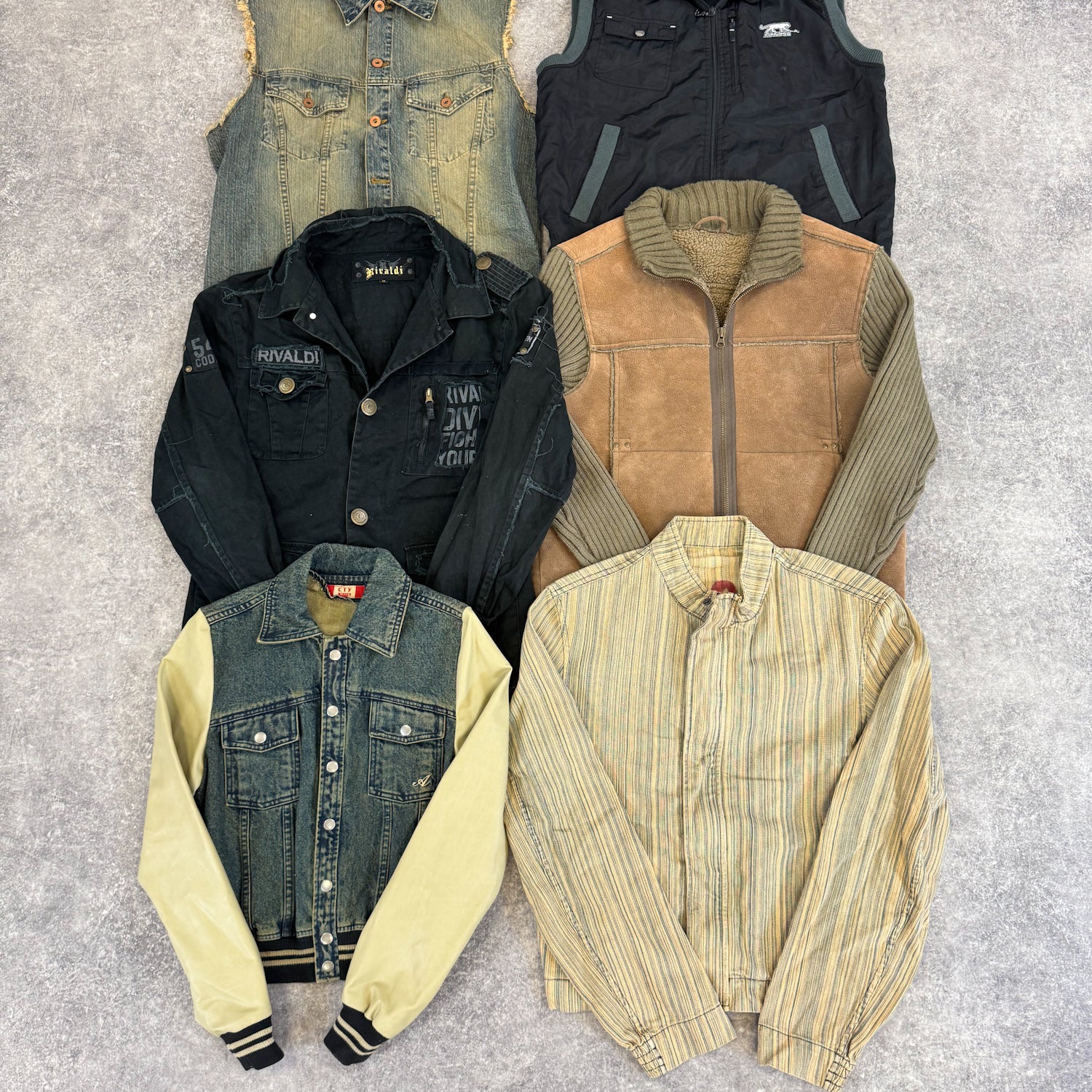veste-Y2K-annees-2000-homme-vintage-vetement-grossiste-friperie-wholesaler-seconde-main-marque-occasion-textile-piece-annees-80-90-2000-2010-french-pick