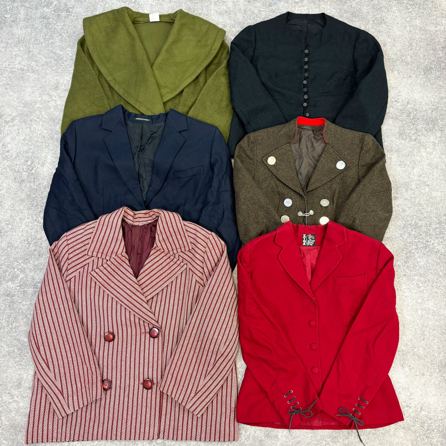 Blazer-laine-femme-marque-moderne-vintage-vetement-grossiste-friperie-wholesaler-seconde-main-occasion-textile-piece-80-90-2000-2010