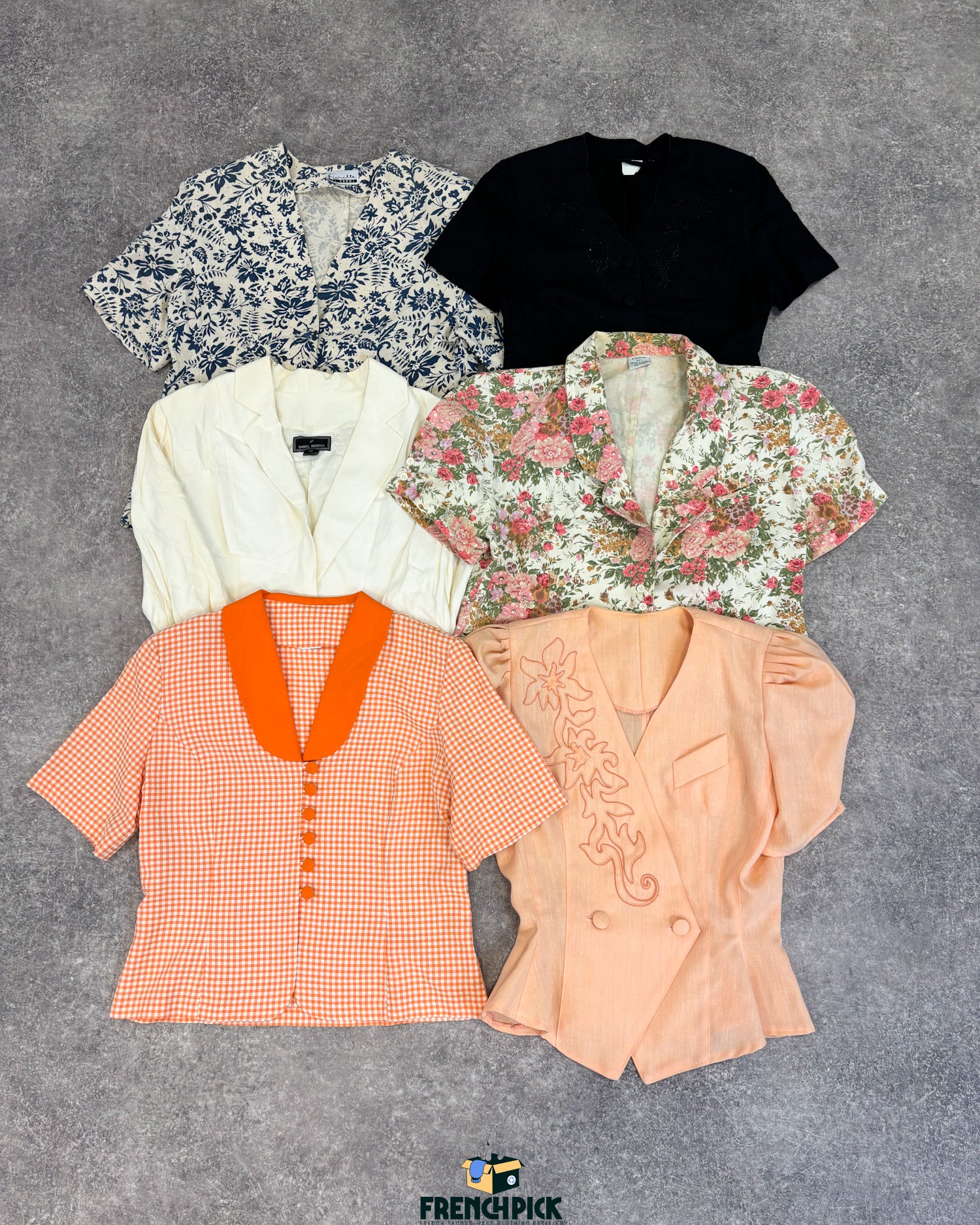 blazer-manches-courtes-femme-marque-moderne-vintage-vetement-grossiste-friperie-wholesaler-seconde-main-occasion-textile-piece-80-90-2000-2010