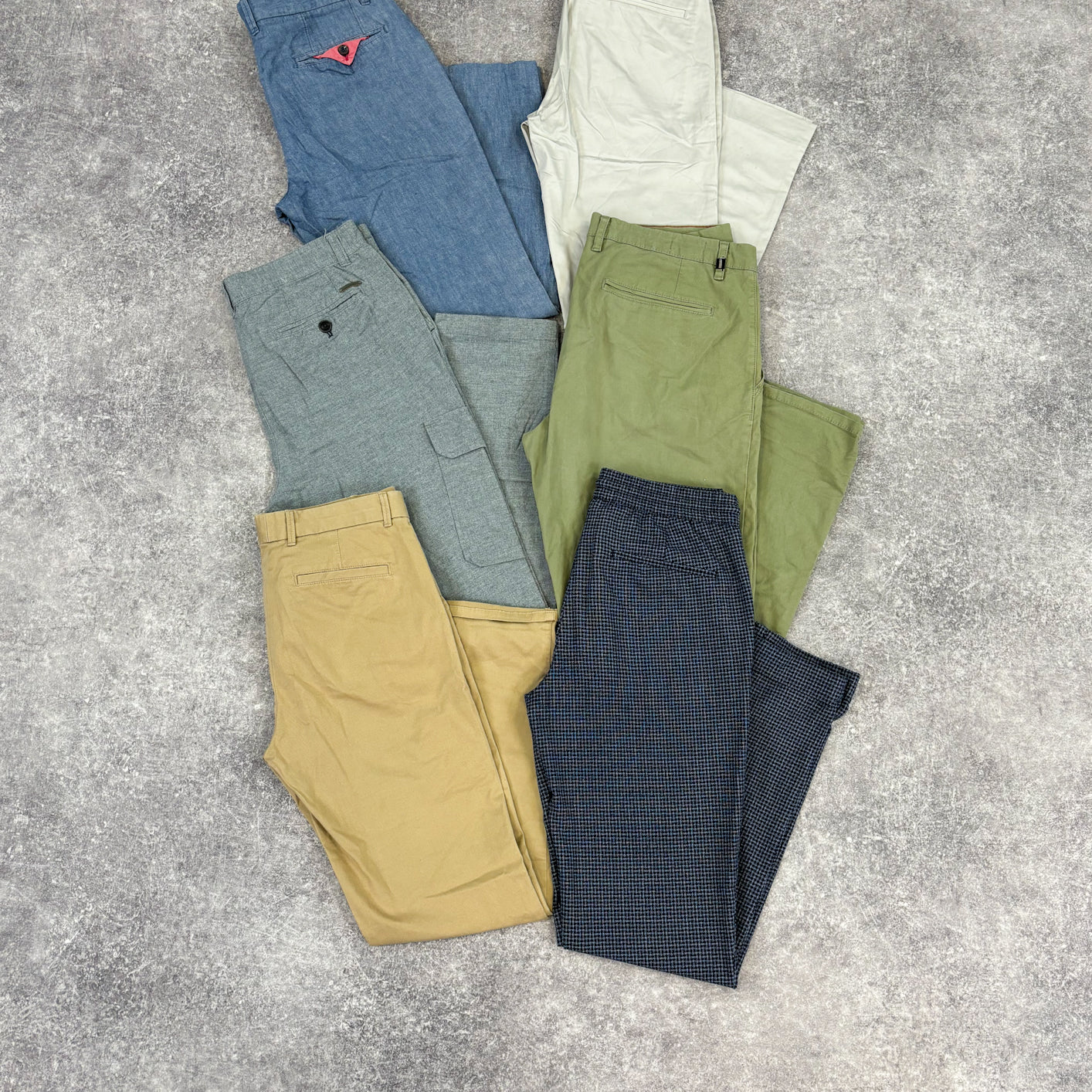 pantalon-chino-homme-vintage-vetement-grossiste-friperie-wholesaler-seconde-main-marque-occasion-textile-piece-annees-80-90-2000-2010-french-pick