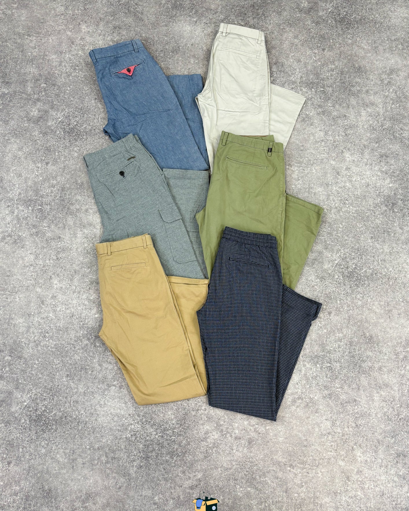 pantalon-chino-homme-vintage-vetement-grossiste-friperie-wholesaler-seconde-main-marque-occasion-textile-piece-annees-80-90-2000-2010-french-pick