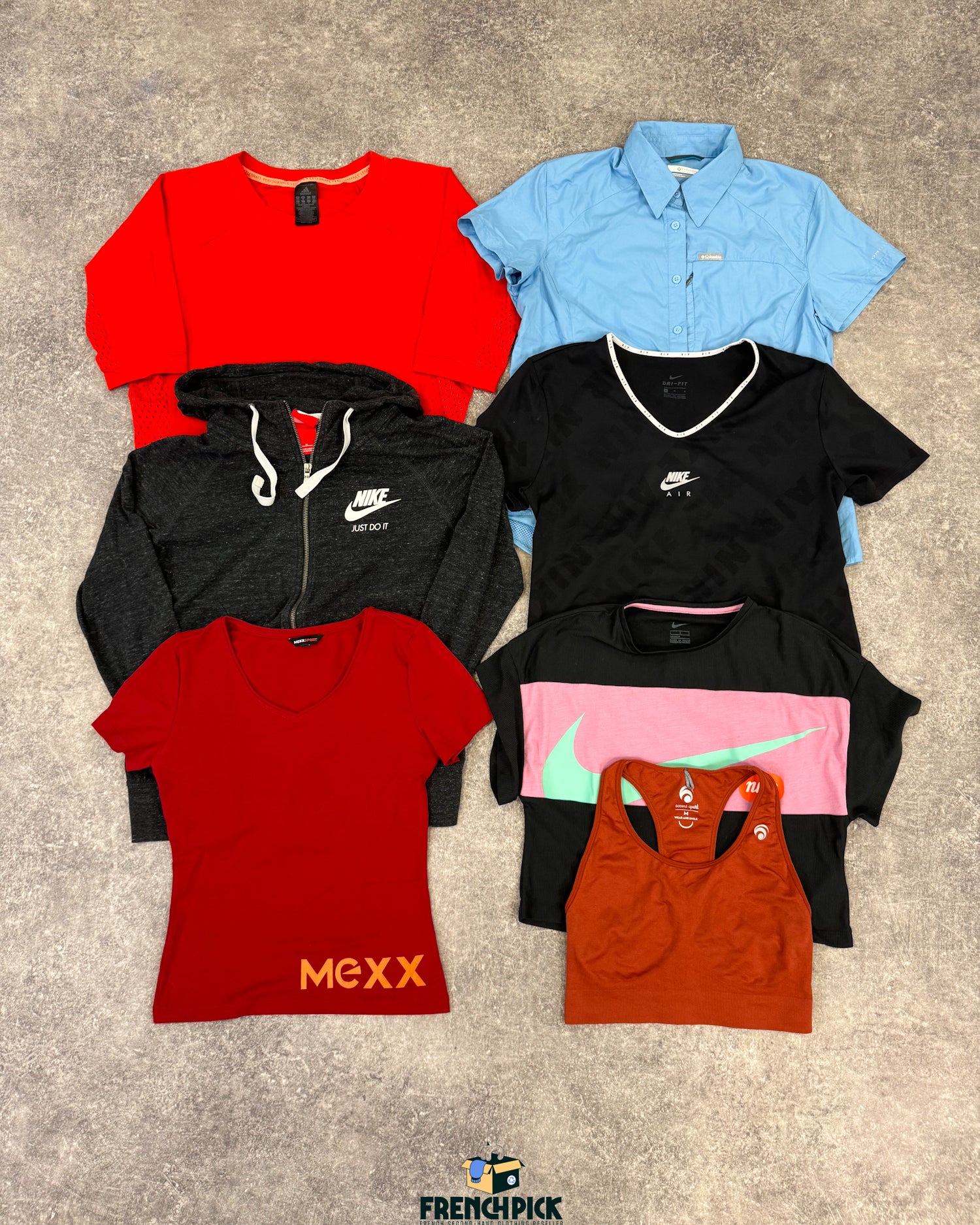 haut-sport-fitness-top-sport-yoga-foot-football-running-course-tennis-femme-marque-moderne-vintage-vetement-grossiste-friperie-wholesaler-seconde-main-occasion-textile-piece-80-90-2000-2010