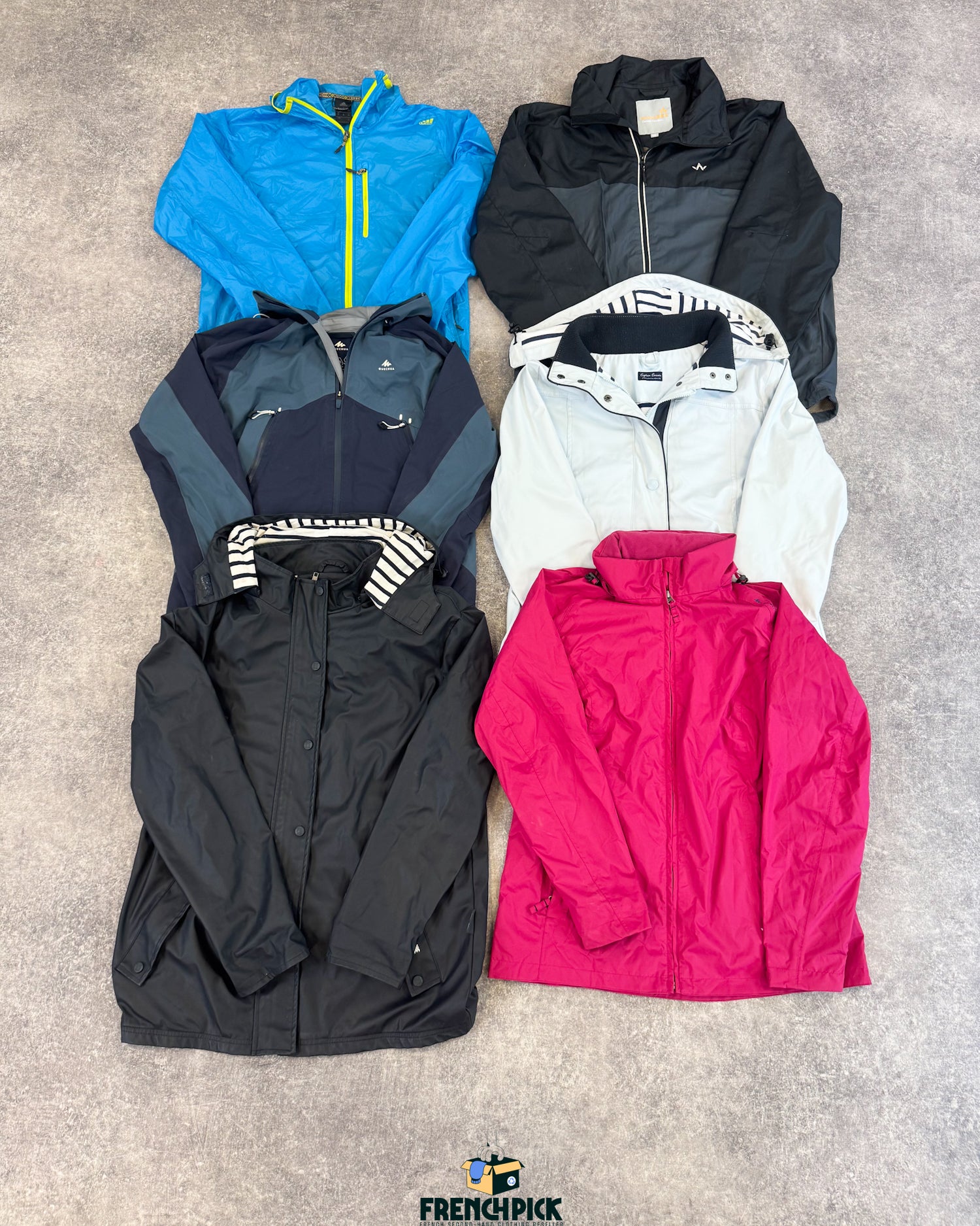 impermeable-veste-coupe-vent-femme-homme-moderne-vintage-vetement-grossiste-friperie-wholesaler-seconde-main-marque-occasion-textile-piece-annees-80-90-2000-2010-french-pick