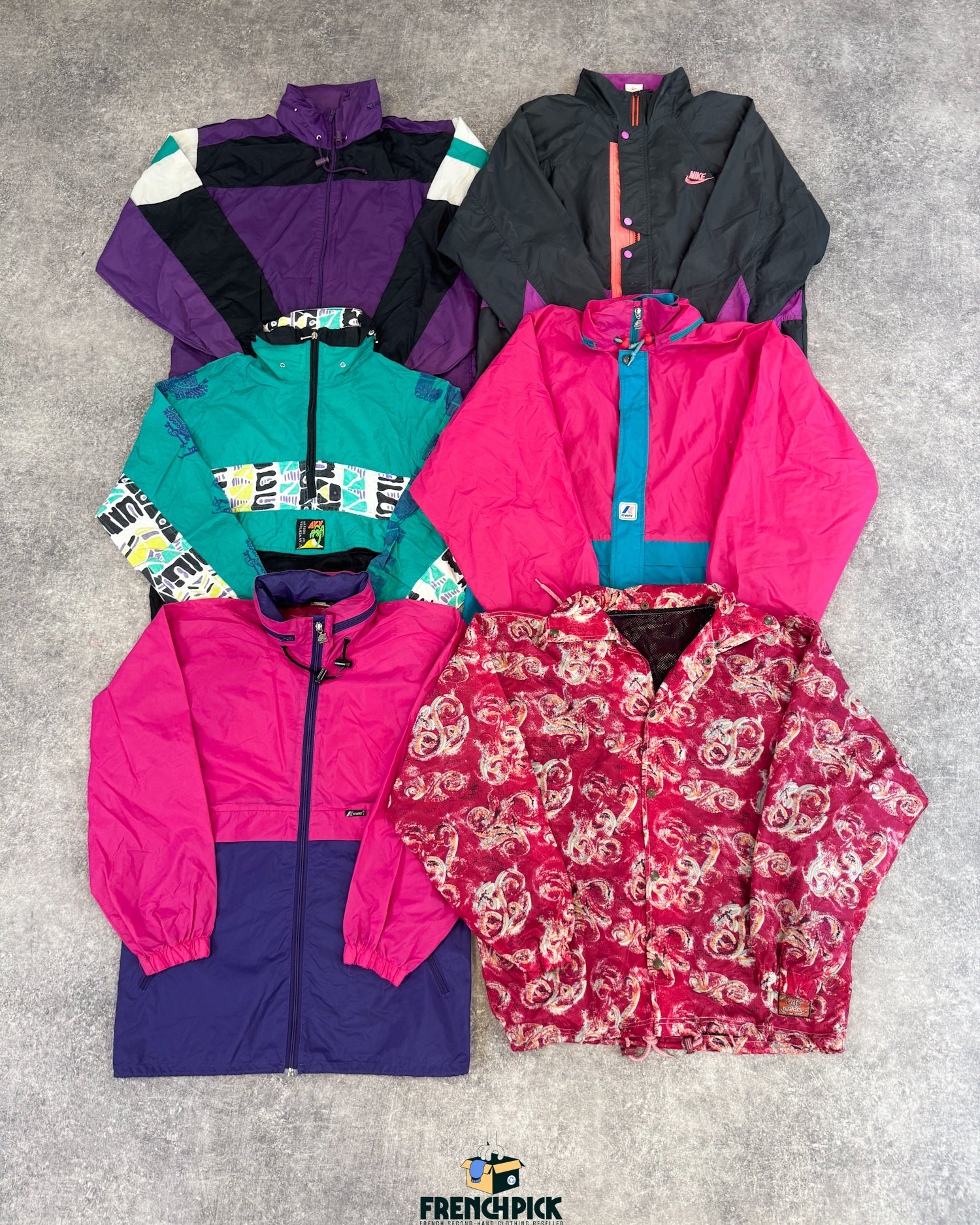 impermeable-veste-coupe-vent-femme-homme-moderne-vintage-vetement-grossiste-friperie-wholesaler-seconde-main-marque-occasion-textile-piece-annees-80-90-2000-2010-french-pick