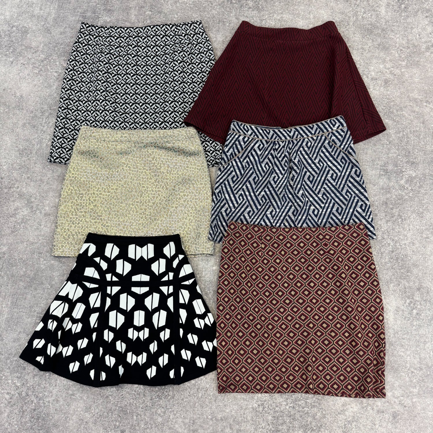 jupe-motifs-laine-longue-hiver-femme-moderne-vetement-grossiste-friperie-wholesaler-seconde-main-occasion-textile-piece-80-90-2000-2010-french-pick