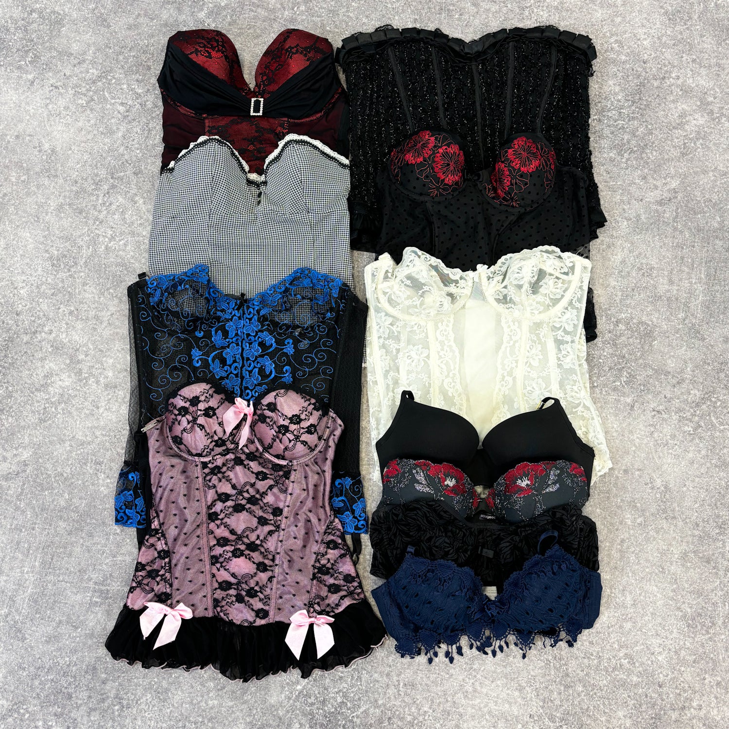 lingerie-sous-vetements-sexy-elegant-friperie-grossiste-vintage-vetement-fripe-wholesale-style-annee-80-90-2000-2010