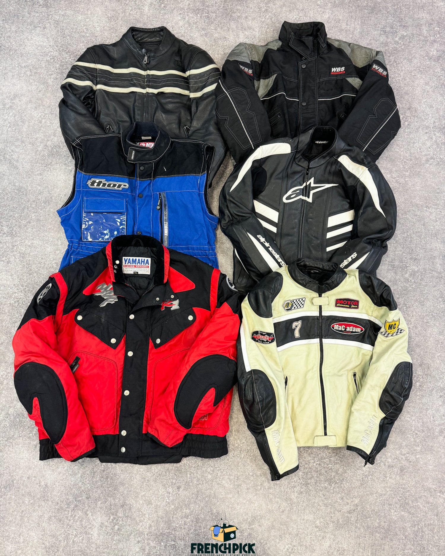 moto-cuir-veste-manteau-combinaison-homme-femme-grossiste-vintage-vetement-friperie-wholesaler-seconde-main-80-90-2000-2010