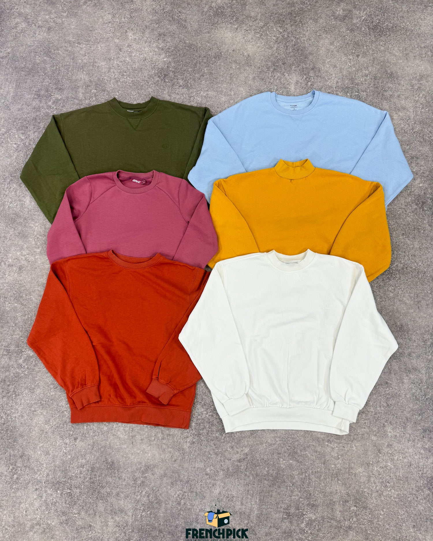 sweat-uni-upcycling-basique-homme-femme-grossiste-vintage-vetement-friperie-wholesaler-seconde-main-80-90-2000-2010