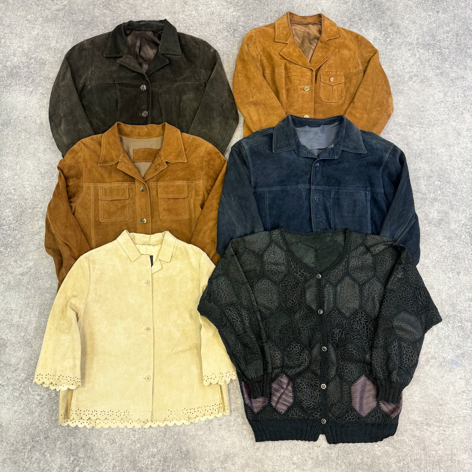 veste-daim-femme-grossiste-vintage-vetement-friperie-wholesaler-seconde-main-80-90-2000-2010